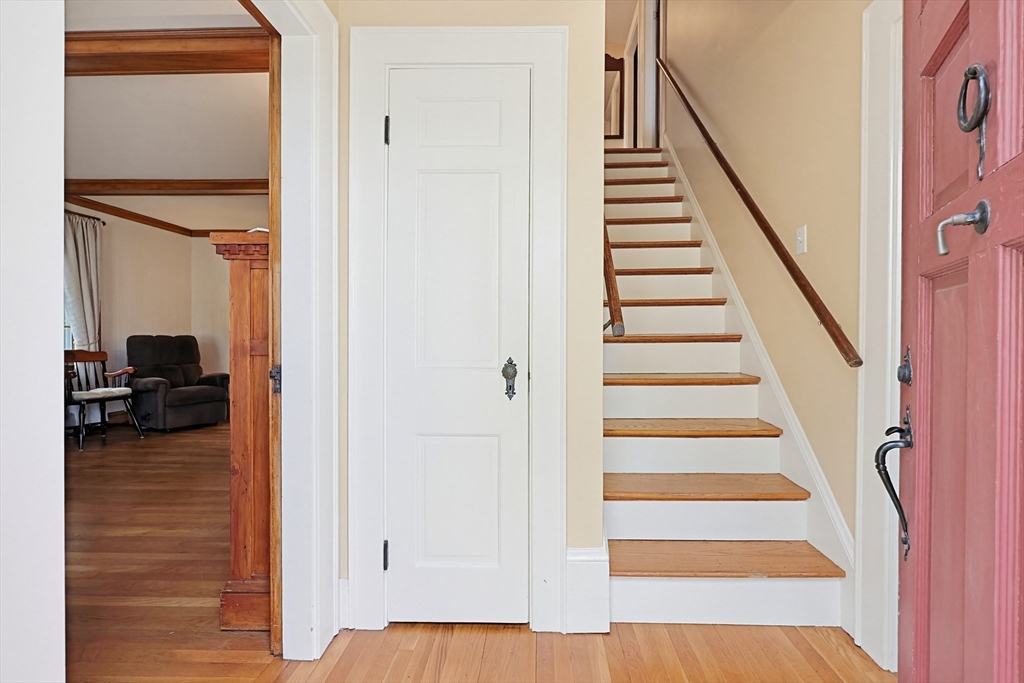 Norwood, Massachusetts, 02062, United States, 4 Bedrooms Bedrooms, ,2 BathroomsBathrooms,Residential,For Sale,2048084