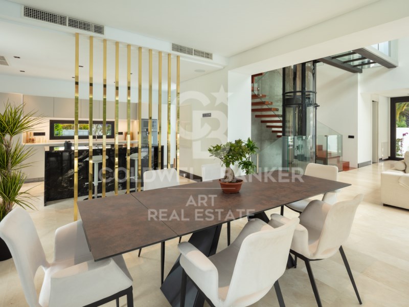 Marbella, Andalusia, ES, 5 Bedrooms Bedrooms, ,6 BathroomsBathrooms,Residential,For Sale,1804123