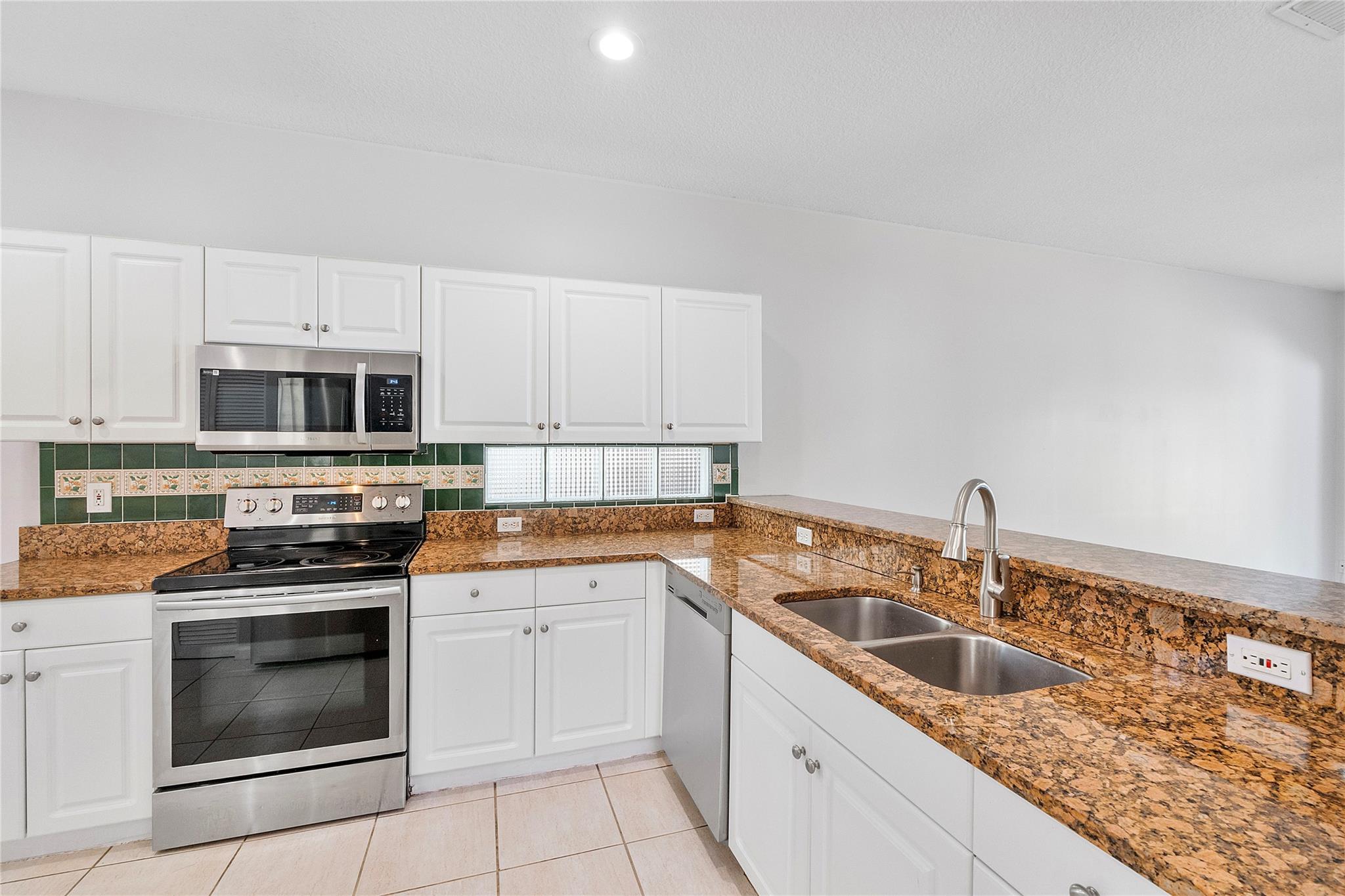 Coral Springs, Florida, 33071, United States, 3 Bedrooms Bedrooms, ,3 BathroomsBathrooms,Residential,For Sale,1977675