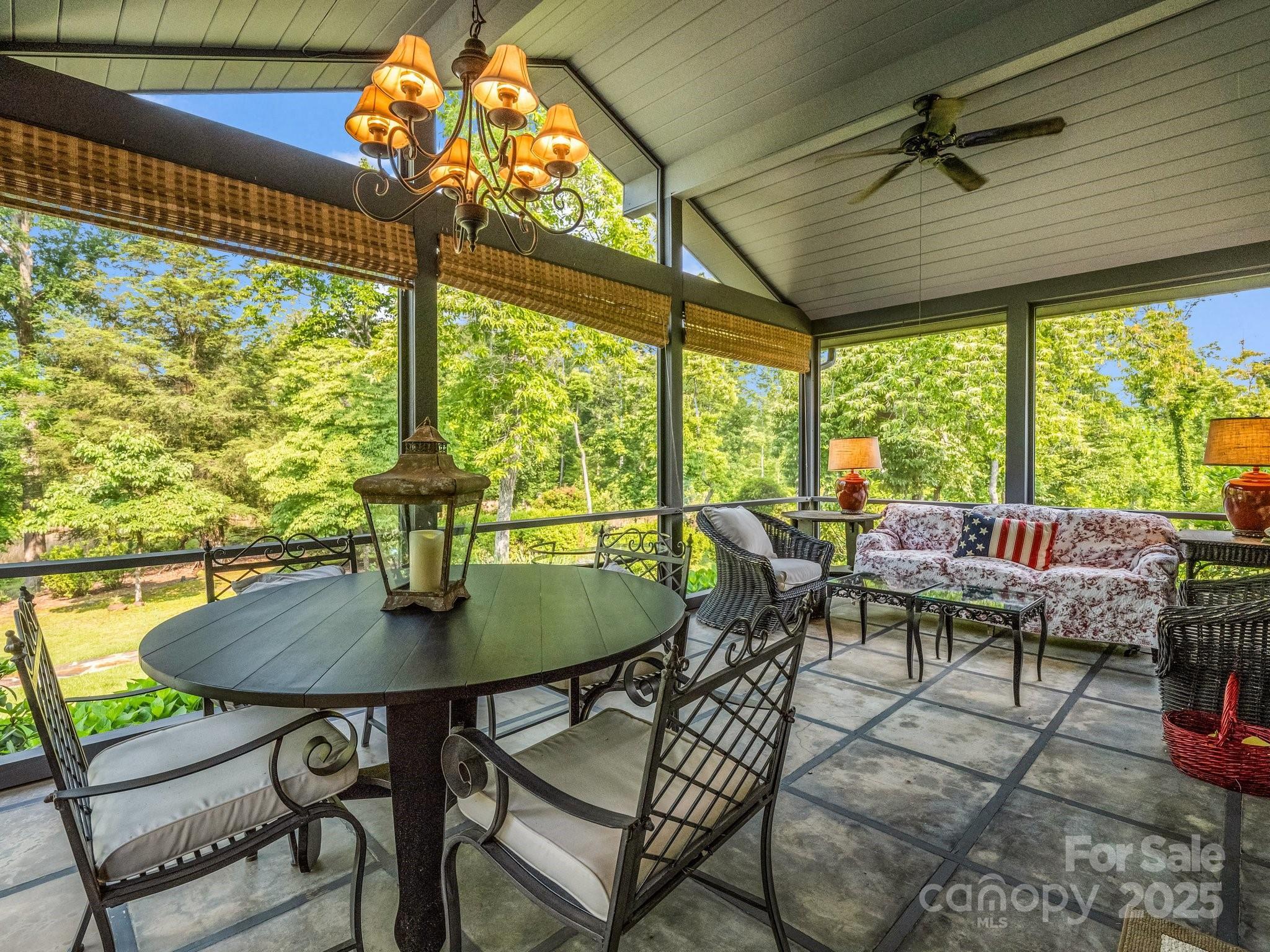 Landrum, South Carolina, 29356, United States, 3 Bedrooms Bedrooms, ,5 BathroomsBathrooms,Residential,For Sale,1847150