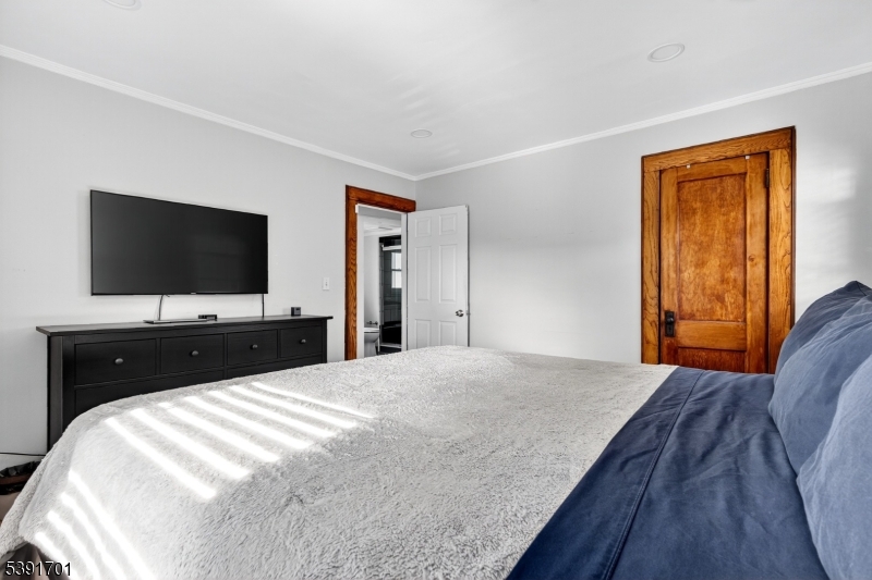 Roselle Park Boro, New Jersey, 07204, United States, 4 Bedrooms Bedrooms, ,3 BathroomsBathrooms,Residential,For Sale,1970229