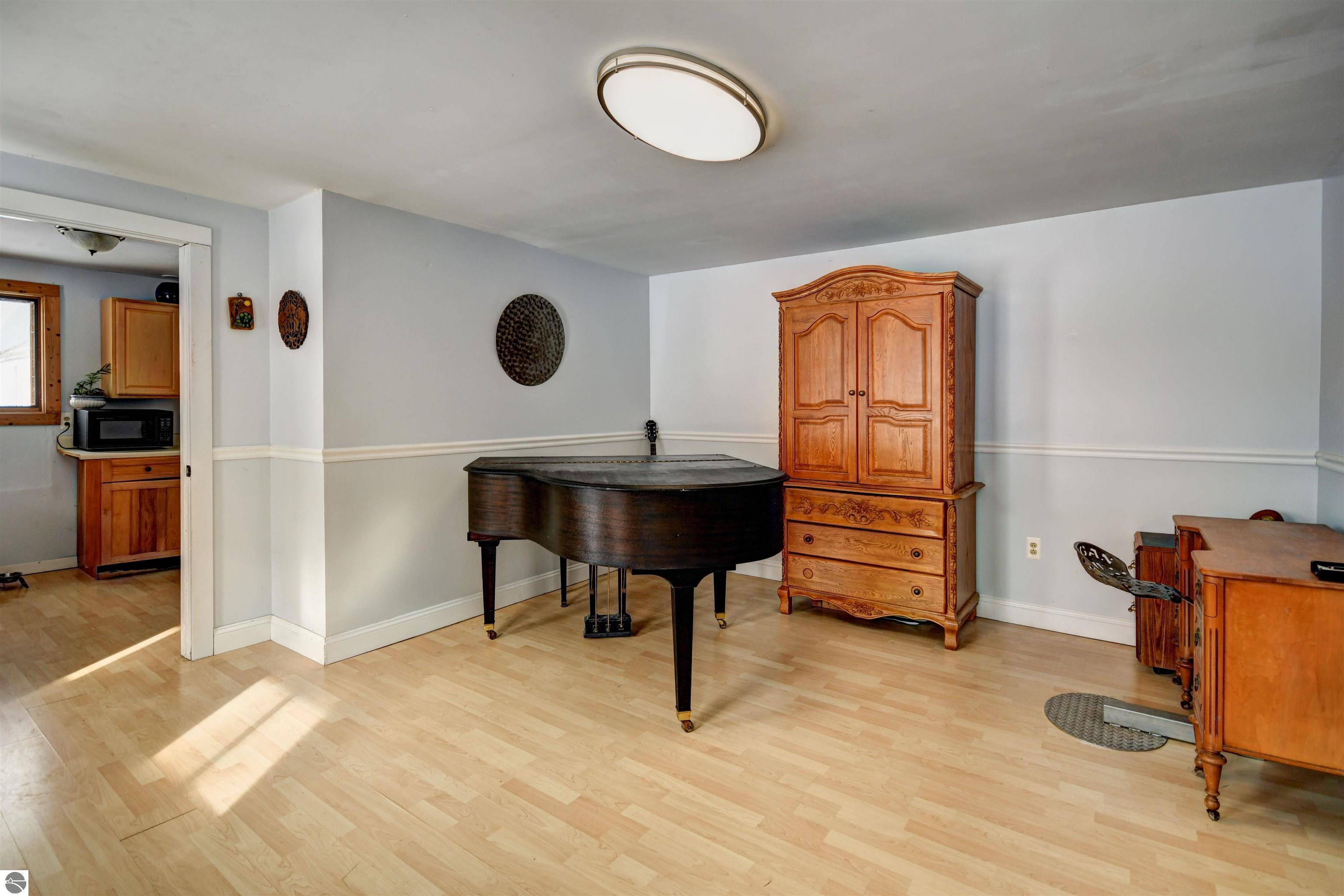 Traverse City, Michigan, 49686, United States, 3 Bedrooms Bedrooms, ,2 BathroomsBathrooms,Residential,For Sale,1819193