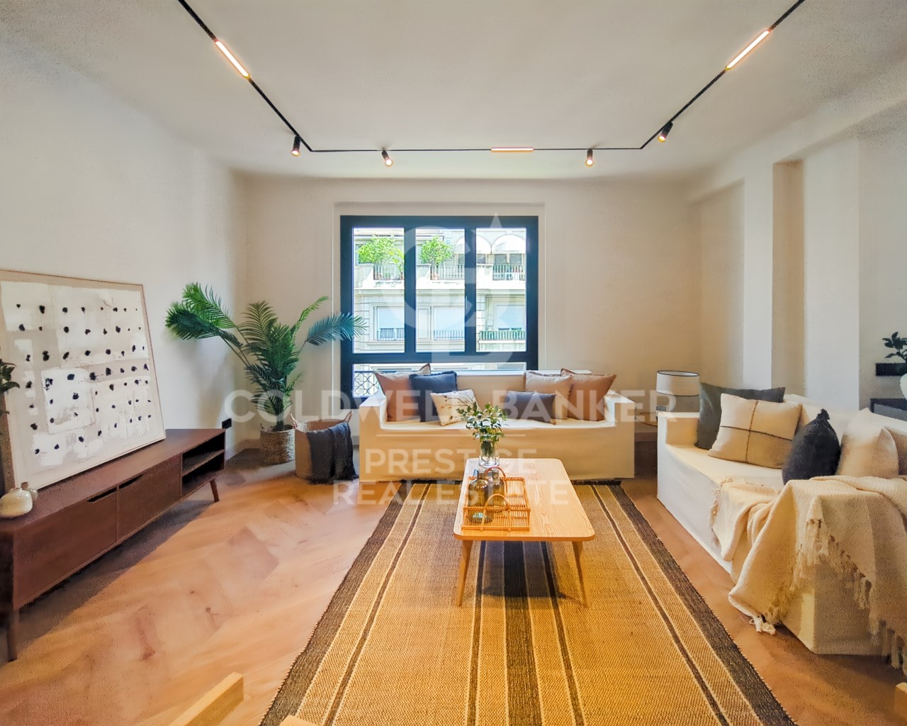 Barcelona, Catalonia, ES, 4 Bedrooms Bedrooms, ,3 BathroomsBathrooms,Residential,For Sale,1805126