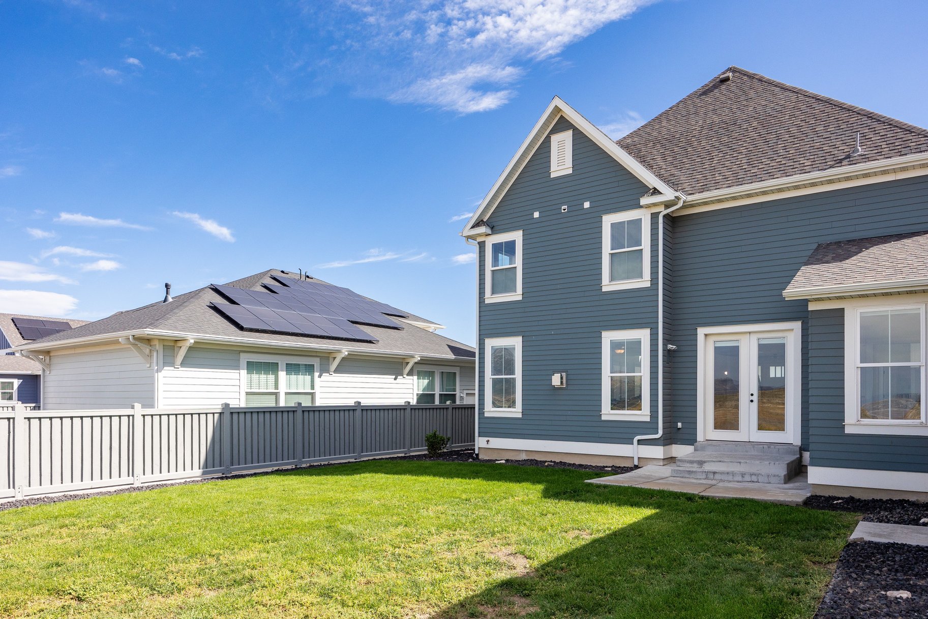  Impeccably Maintained Home with Mountain Views & Four-Car Garage - 物件實景