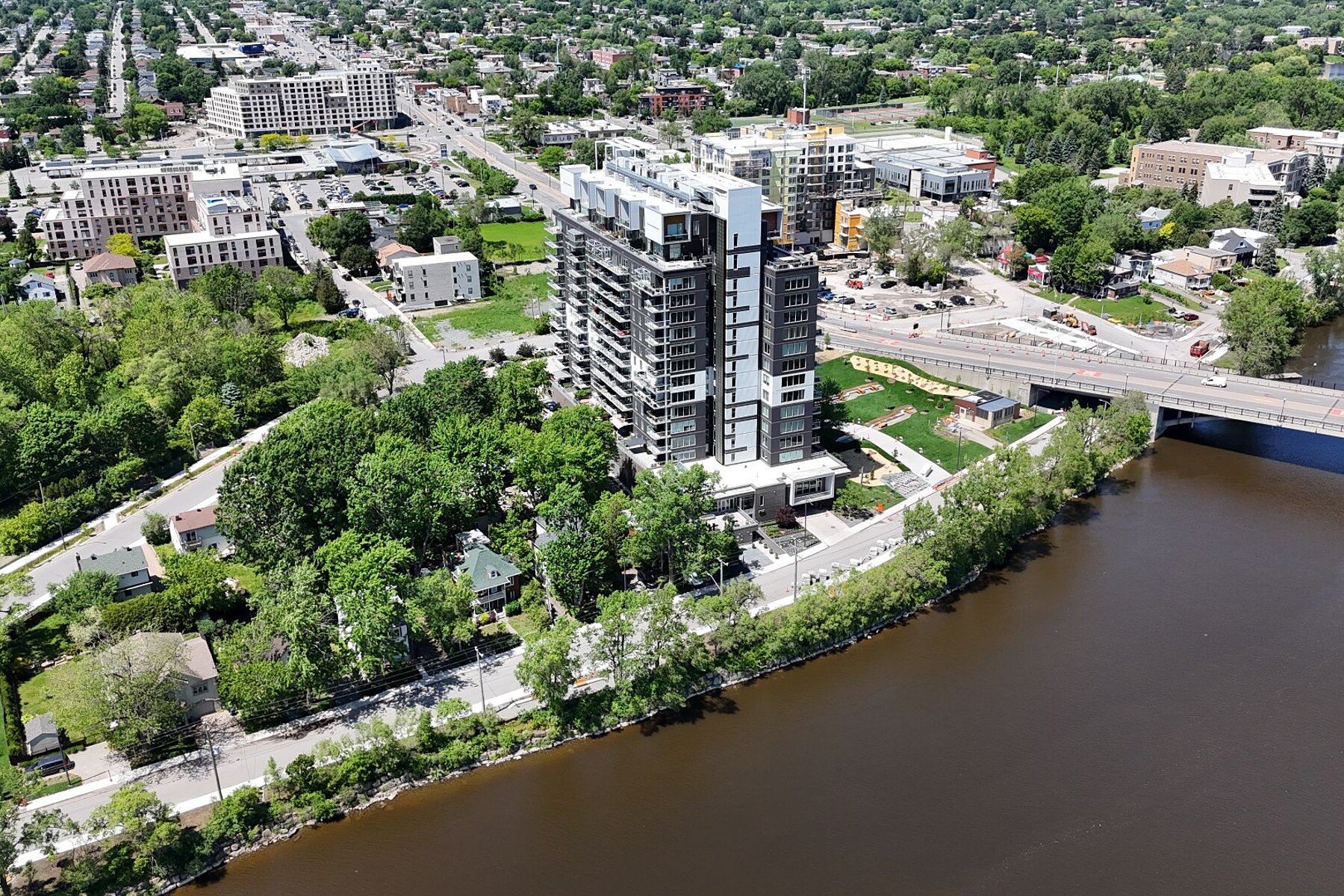  Pont-Viau, Laval - 物件實景