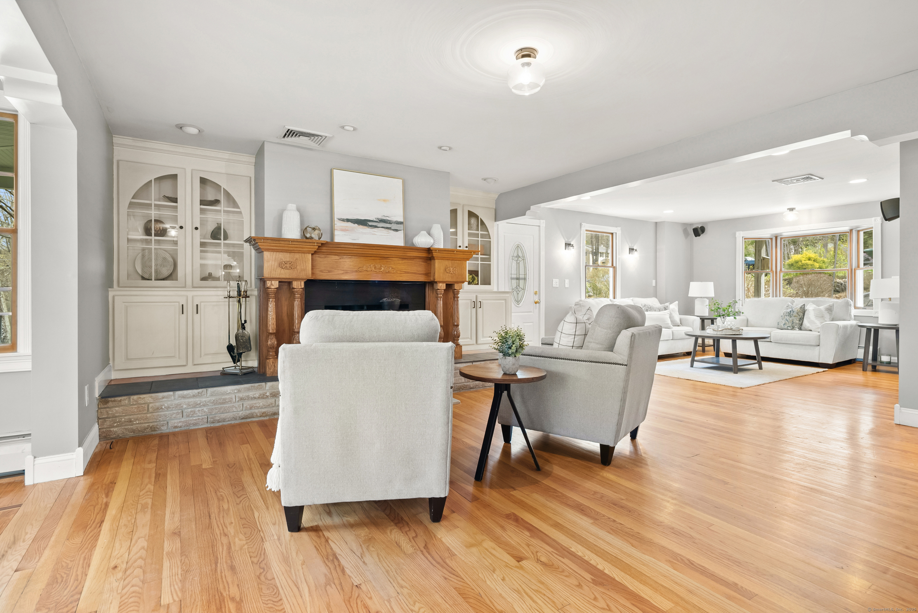 Somers, Connecticut, 06071, United States, 4 Bedrooms Bedrooms, ,4 BathroomsBathrooms,Residential,For Sale,1927442