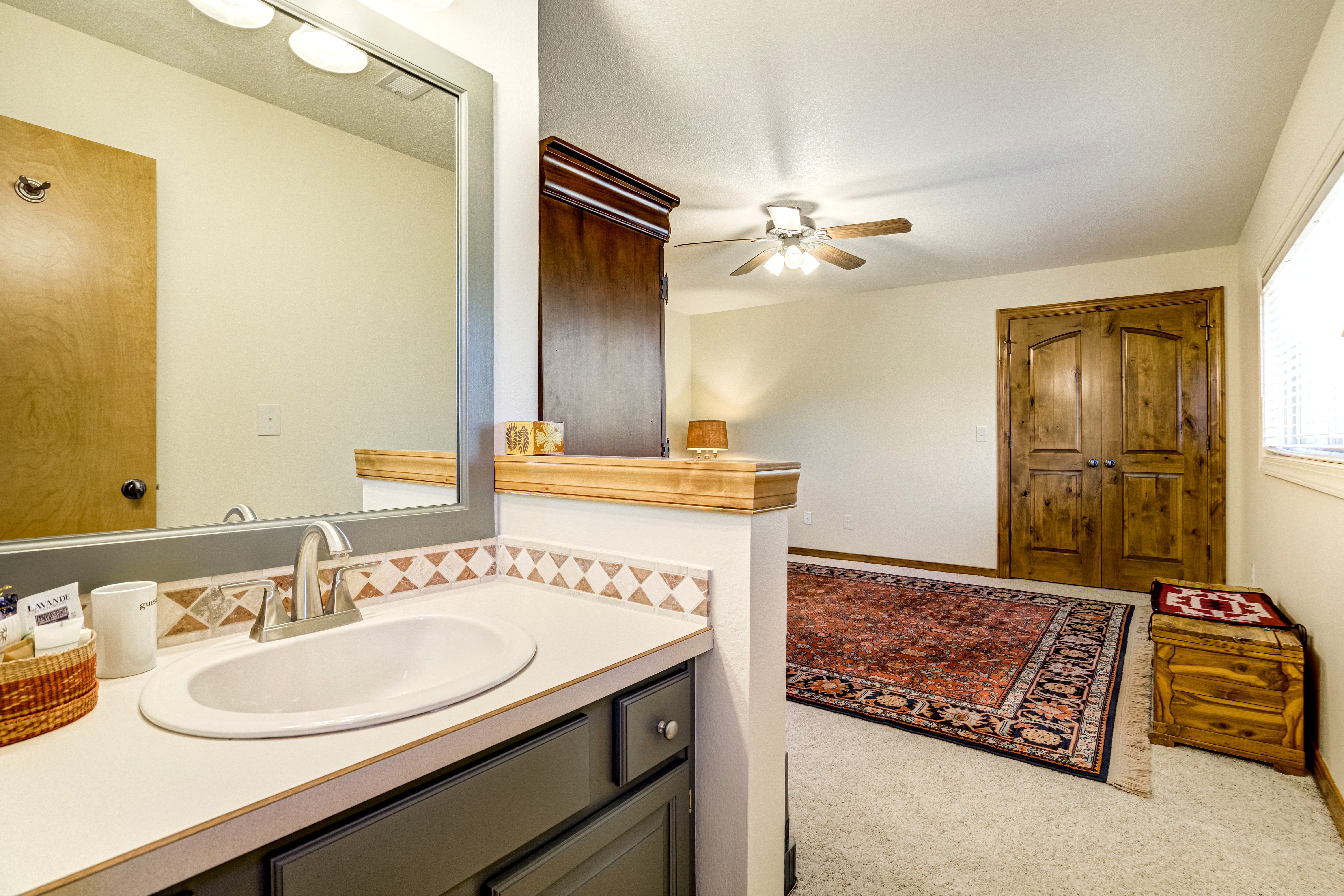  Impeccably Maintained Craftsman Retreat on a Quiet Cul-de-Sac - 物件實景