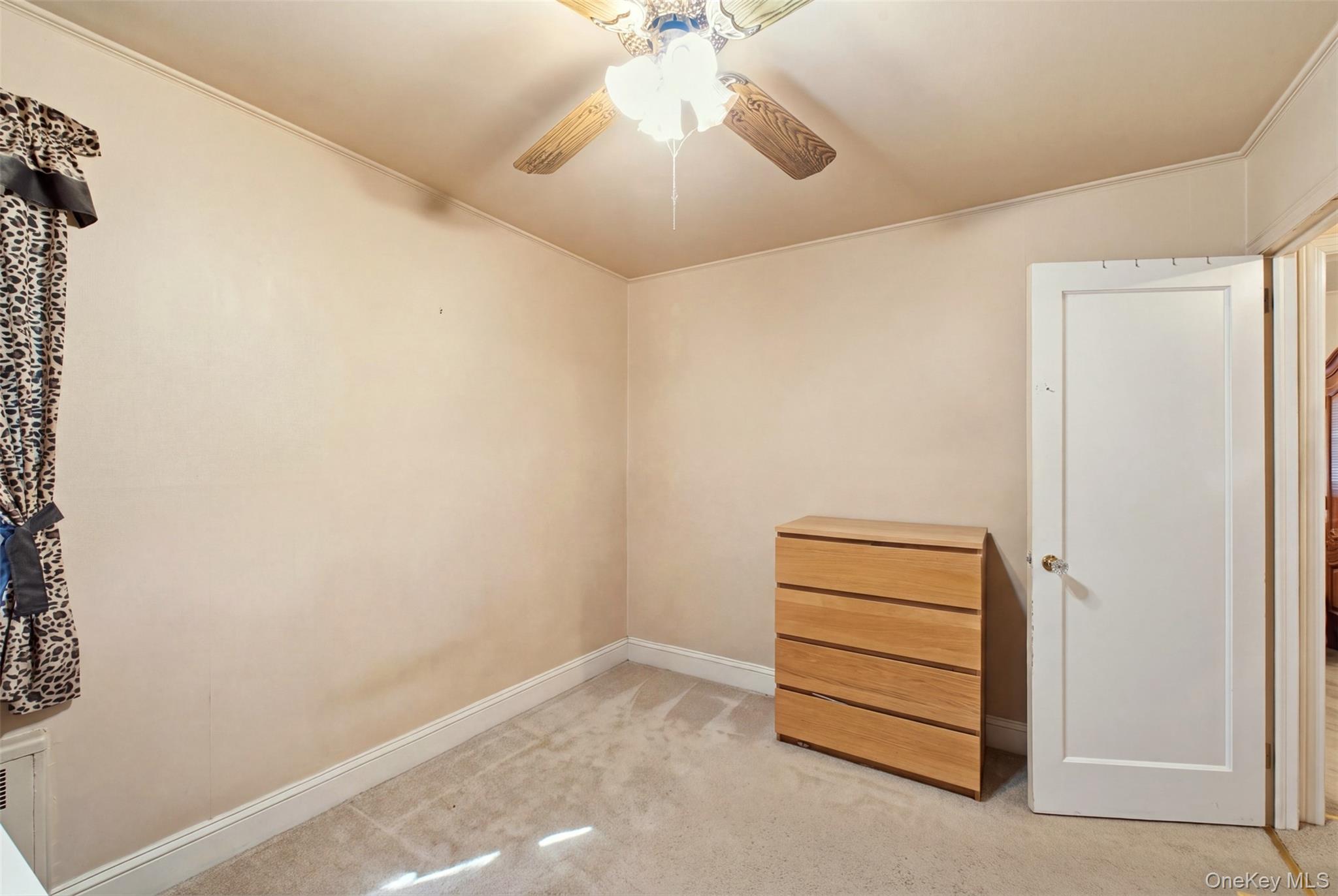  8029 259th Street, Glen Oaks, NY, 11004 - 物件實景