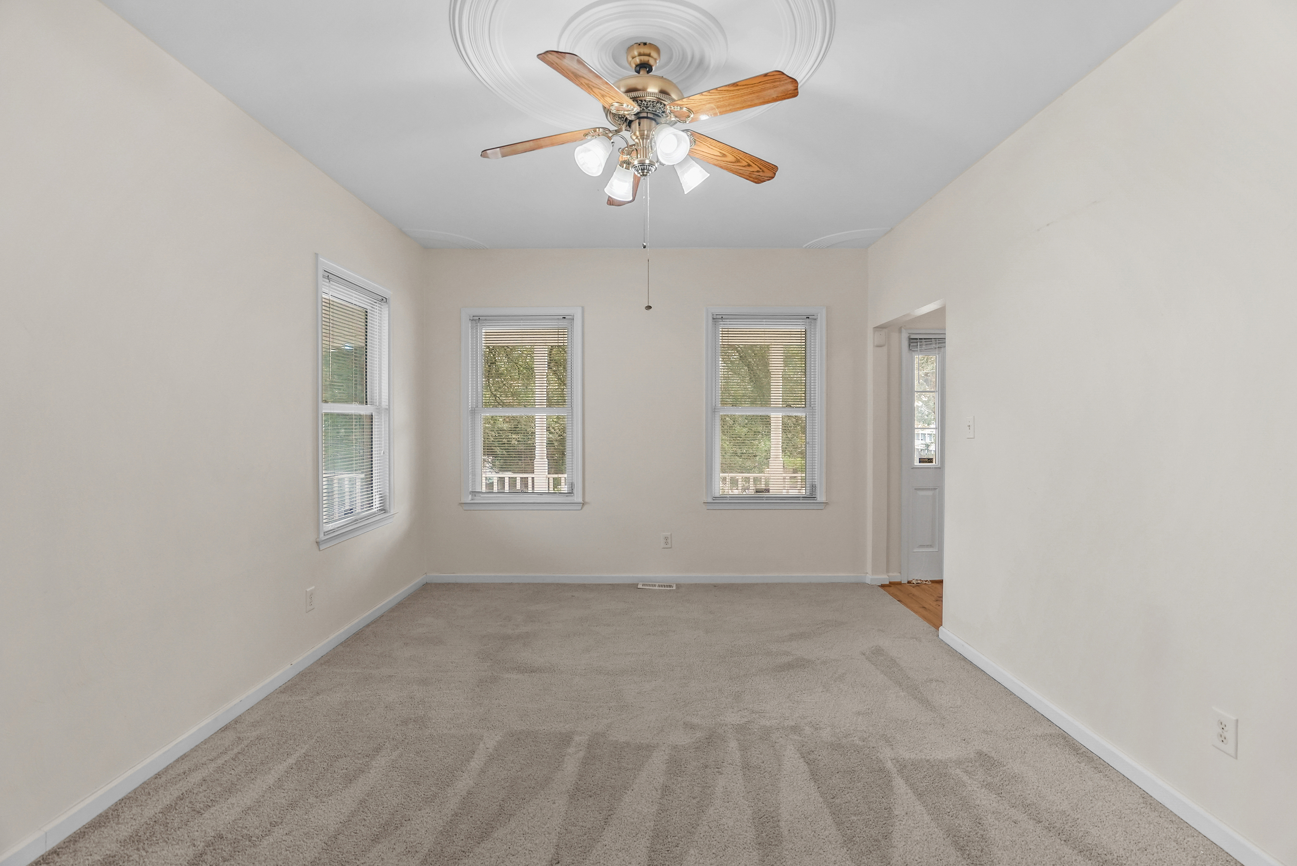  2112 Pretty Lake Avenue, Norfolk, VA, 23518 - 物件實景