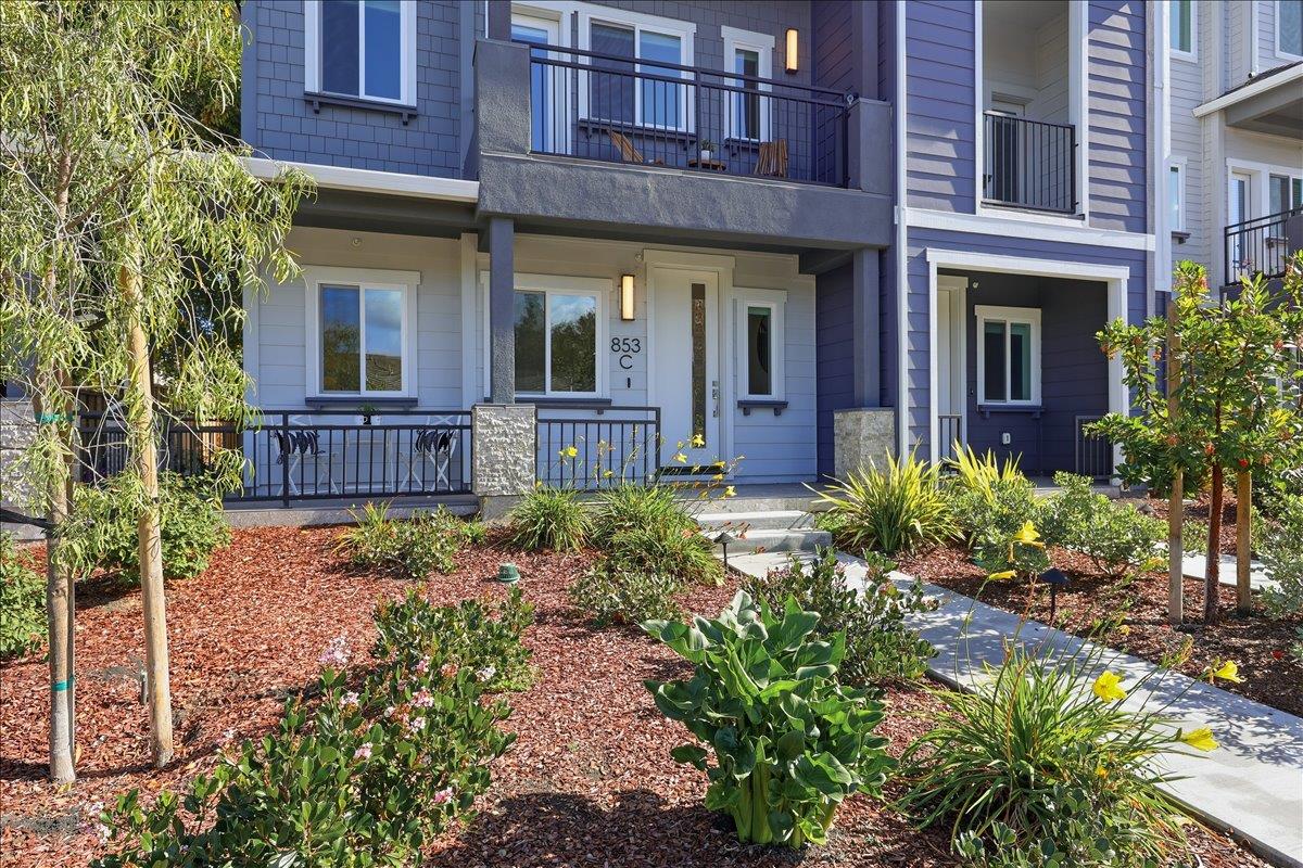 Mountain View, California, 94043, United States, 4 Bedrooms Bedrooms, ,4 BathroomsBathrooms,Residential,For Sale,1989678