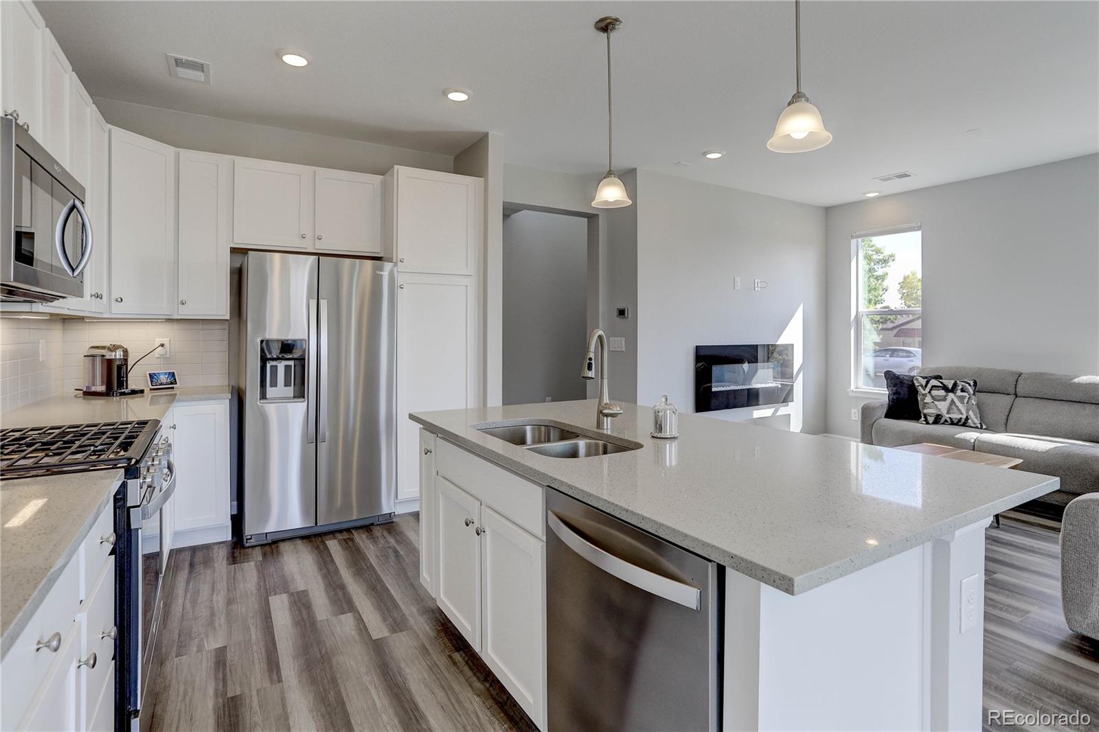 Aurora, Colorado, 80015, United States, 3 Bedrooms Bedrooms, ,3 BathroomsBathrooms,Residential,For Sale,1939063