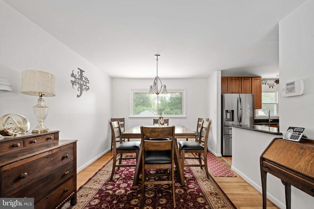 Alexandria, Virginia, 22308, United States, 4 Bedrooms Bedrooms, ,3 BathroomsBathrooms,Residential,For Sale,1921222
