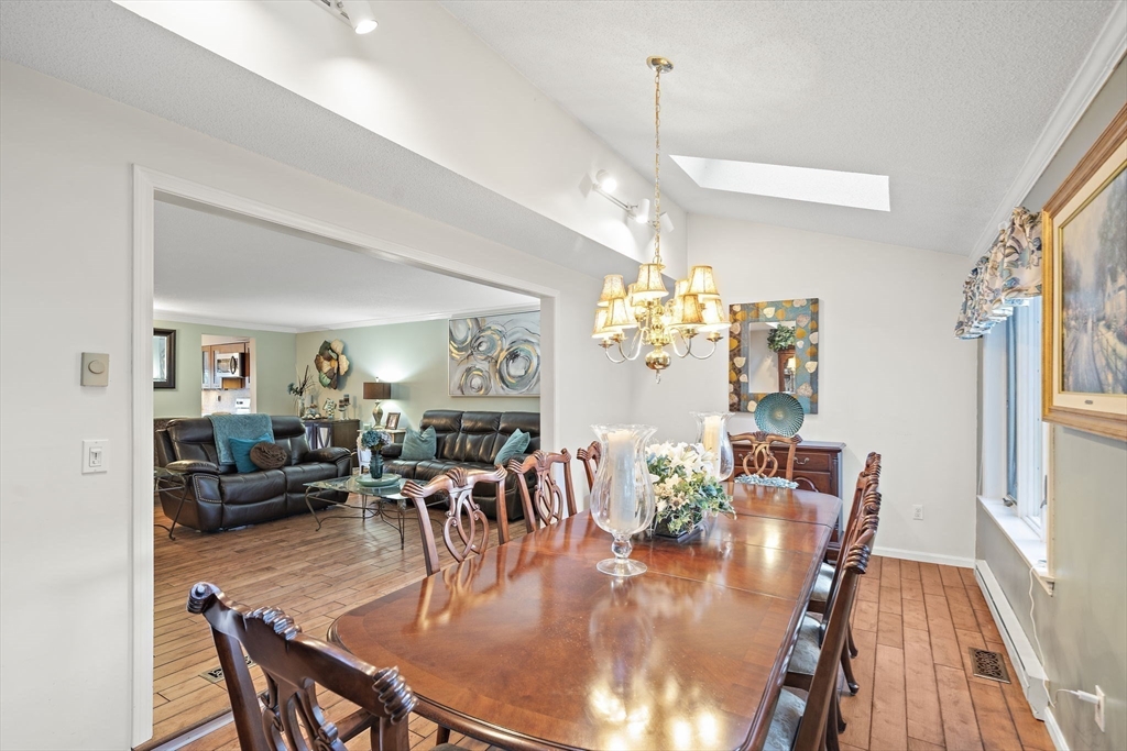 Danvers, Massachusetts, 01923, United States, 3 Bedrooms Bedrooms, ,2 BathroomsBathrooms,Residential,For Sale,2002112