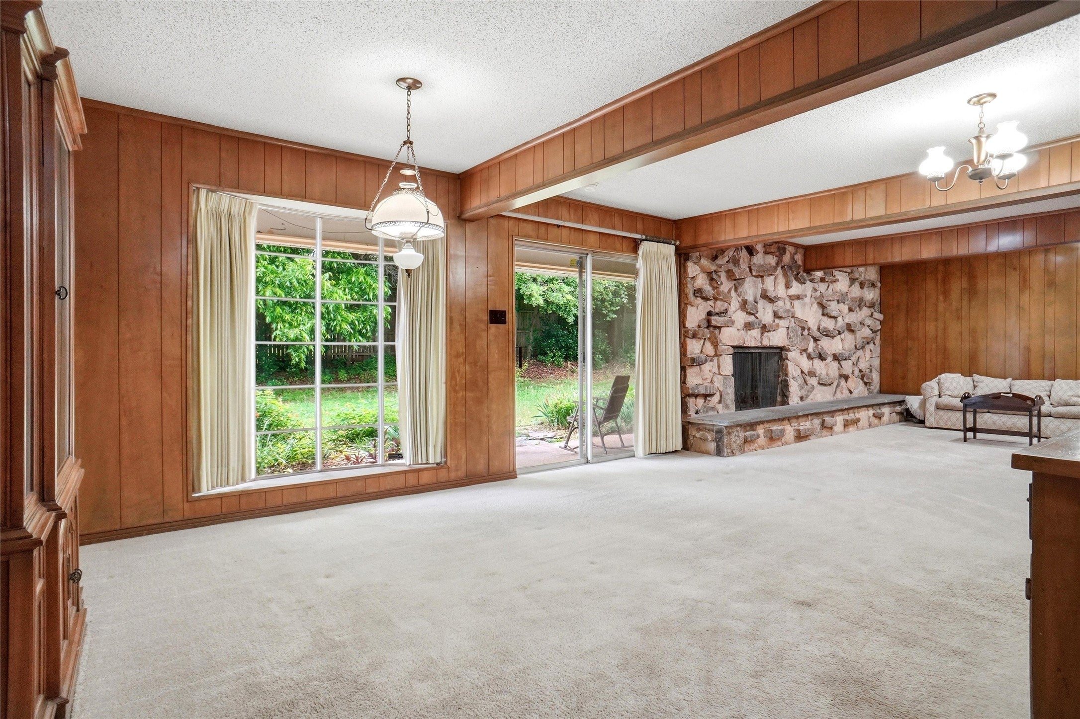 Grapevine, Texas, 76051, United States, 3 Bedrooms Bedrooms, ,2 BathroomsBathrooms,Residential,For Sale,2048071