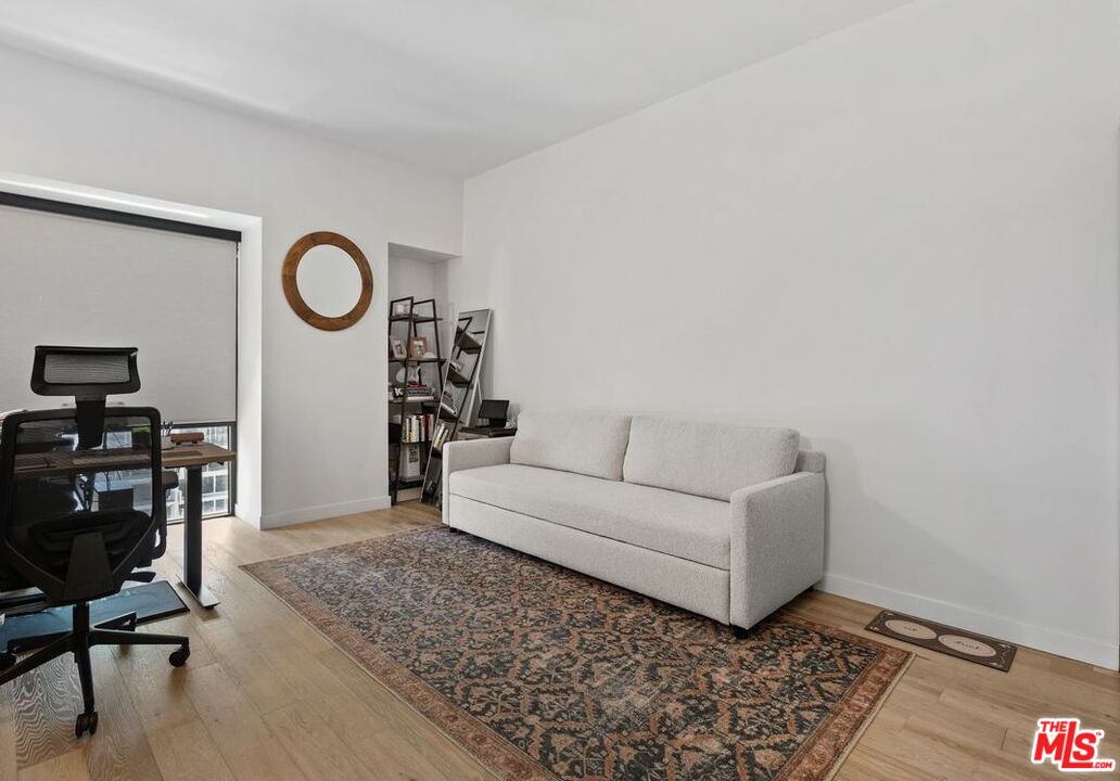 Los Angeles, California, 90024, United States, 2 Bedrooms Bedrooms, ,2 BathroomsBathrooms,Residential,For Sale,1901697