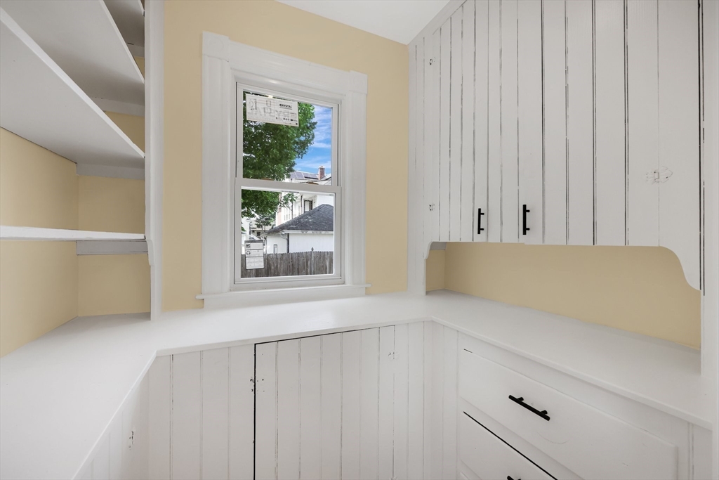 Springfield, Massachusetts, 01108, United States, 7 Bedrooms Bedrooms, ,2 BathroomsBathrooms,Residential,For Sale,2040283