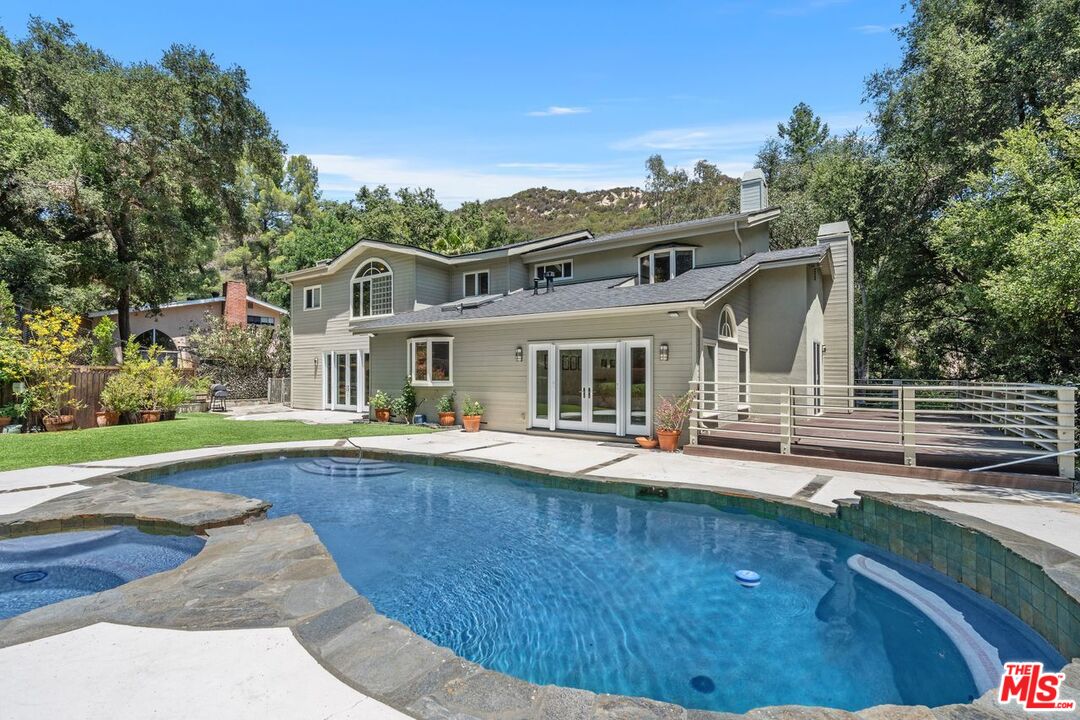 Calabasas, California, 91302, United States, 4 Bedrooms Bedrooms, ,3 BathroomsBathrooms,Residential,For Sale,1998340