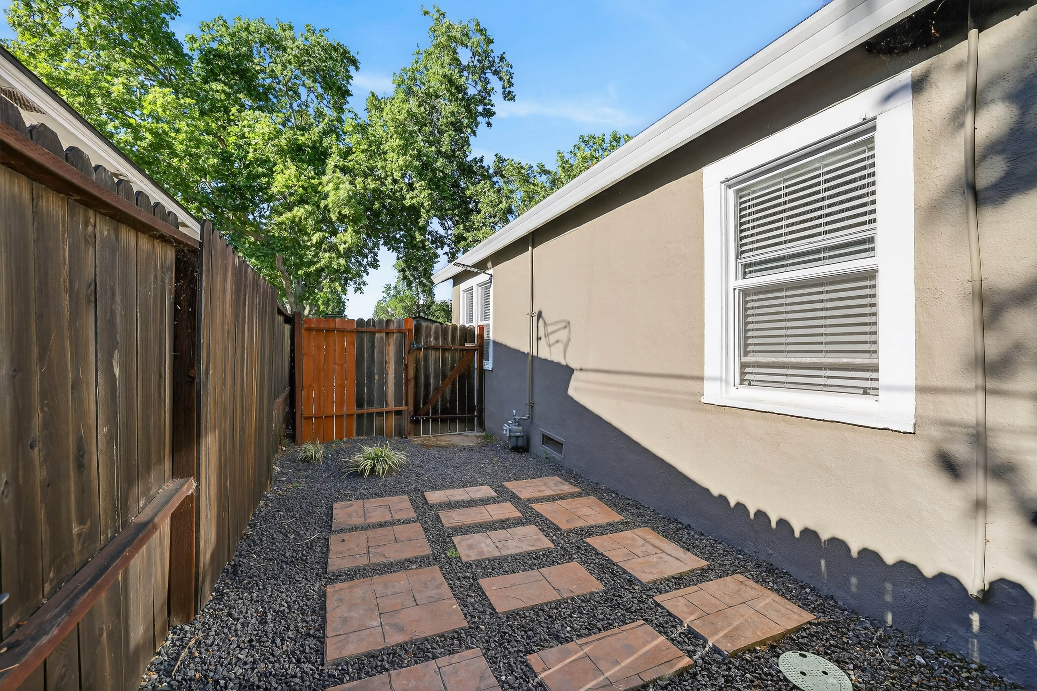  4330 3rd Avenue, Sacramento, CA 95817 - 物件實景