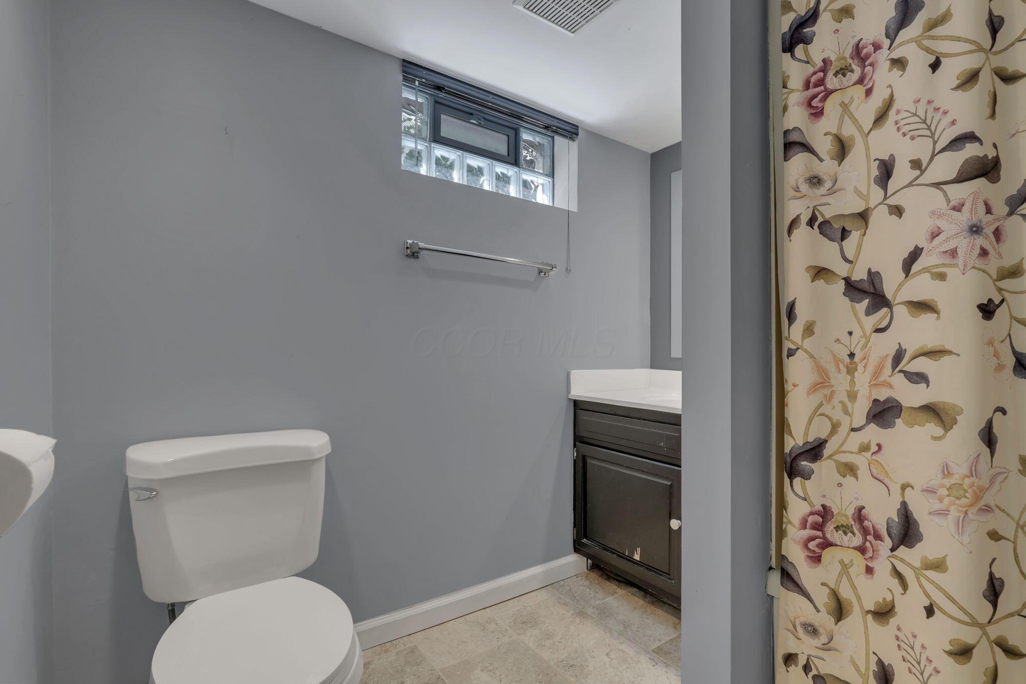 Bexley, Ohio, 43209, United States, 4 Bedrooms Bedrooms, ,3 BathroomsBathrooms,Residential,For Sale,1978539