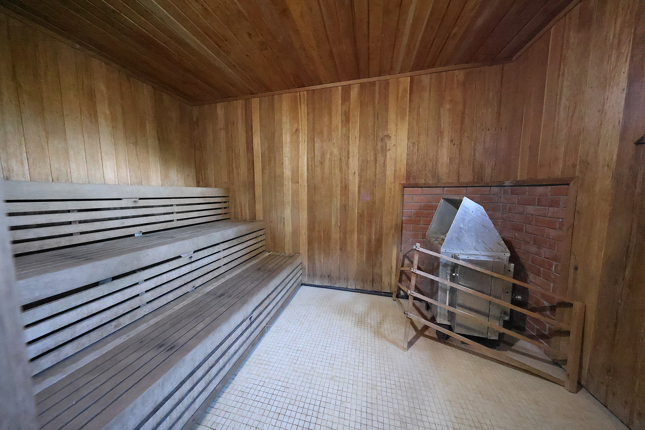  Mountain retreat with comprehensive leisure amenities and guest accommodations - 物件實景