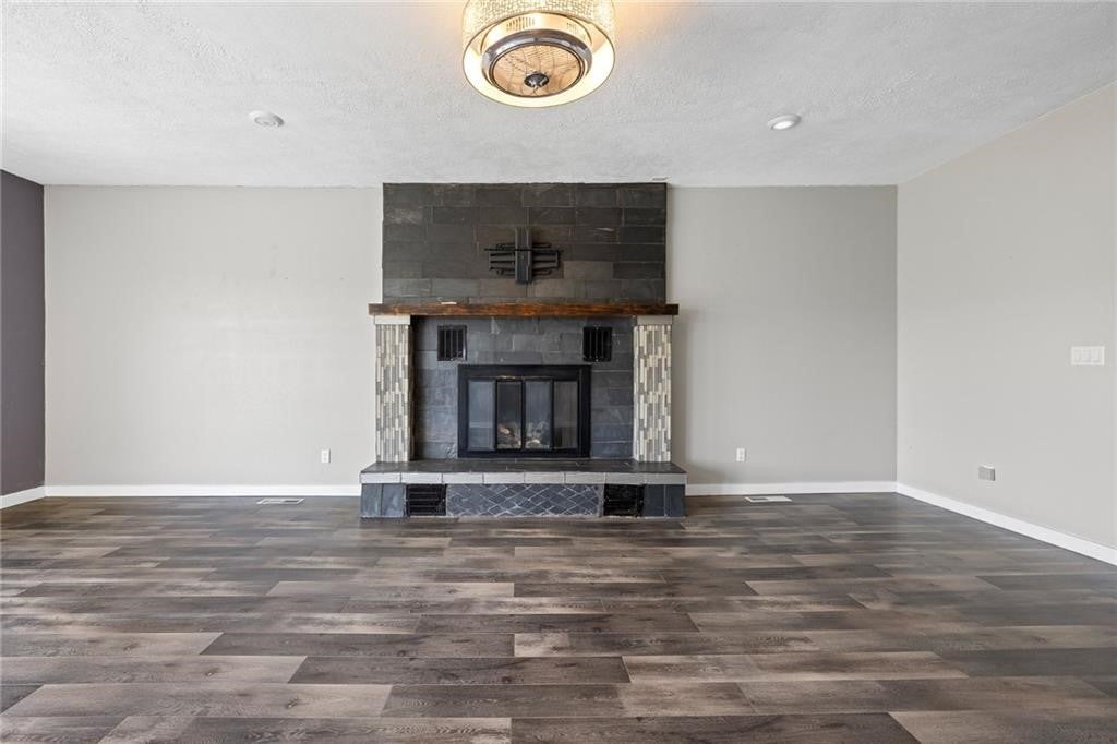 Harrison, Arkansas, 72601, United States, 4 Bedrooms Bedrooms, ,4 BathroomsBathrooms,Residential,For Sale,1993048