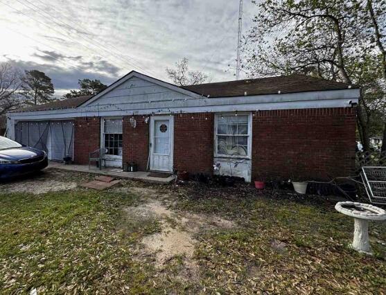Aaron St, Leesville, LA 71446