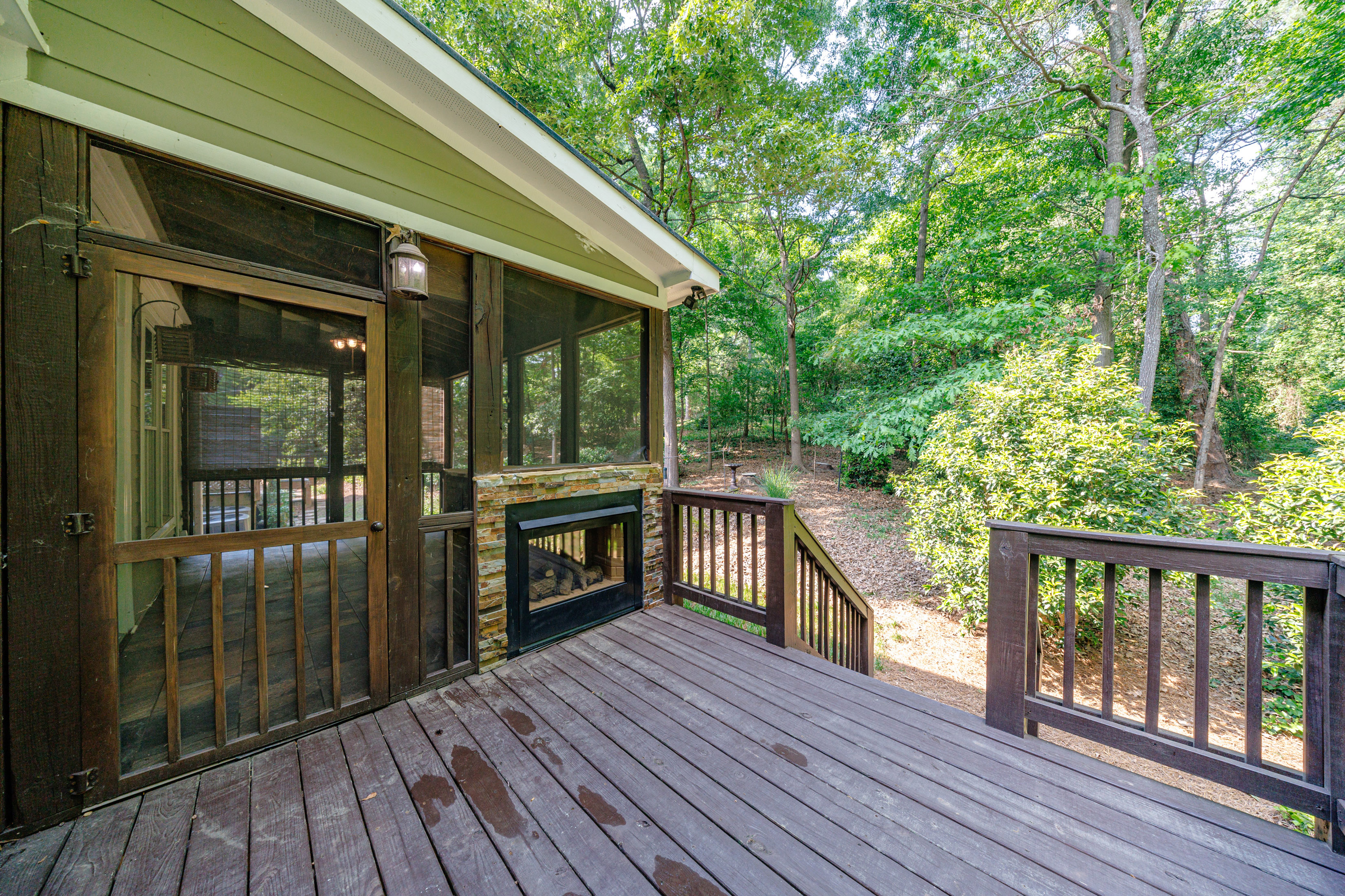  Sandy Springs Townhome Lives Like a Single Family Residence - 物件實景