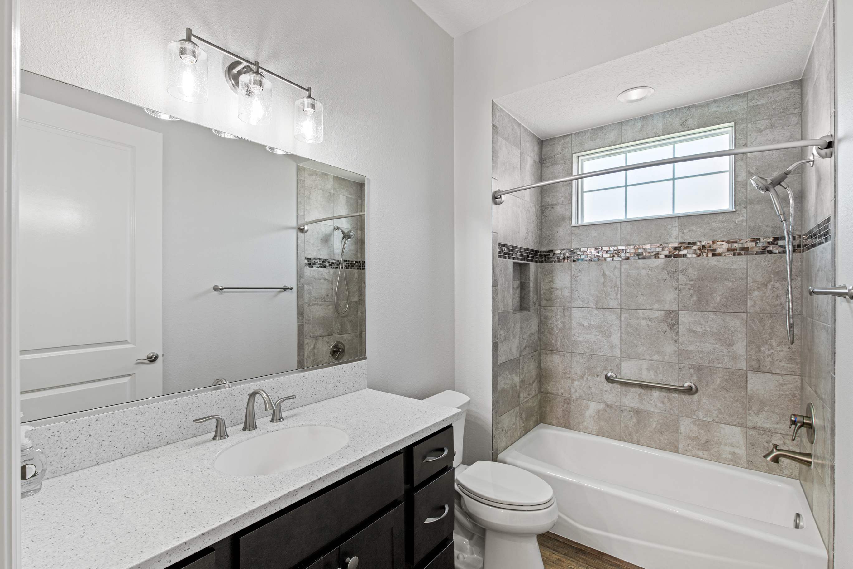 Oxford, Florida, 34484, United States, 3 Bedrooms Bedrooms, ,2 BathroomsBathrooms,Residential,For Sale,1989901