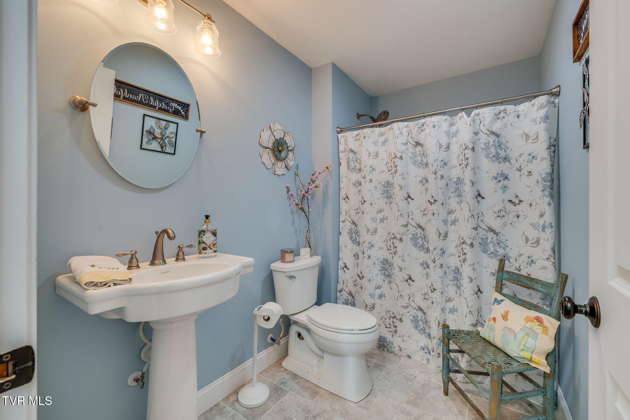 Bluff City, Tennessee, 37618, United States, 3 Bedrooms Bedrooms, ,4 BathroomsBathrooms,Residential,For Sale,2048525