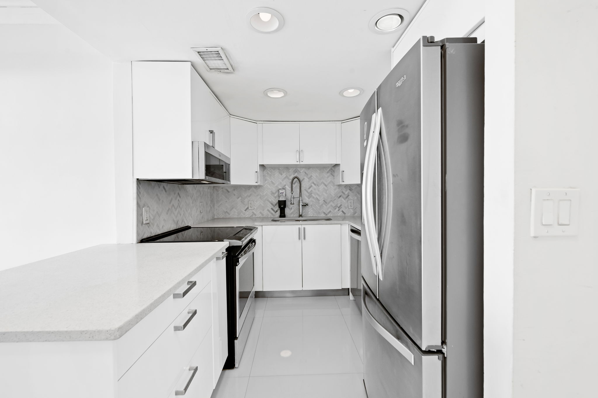  1450 Lincoln Rd, Miami Beach, FL, 33139 - 物件實景