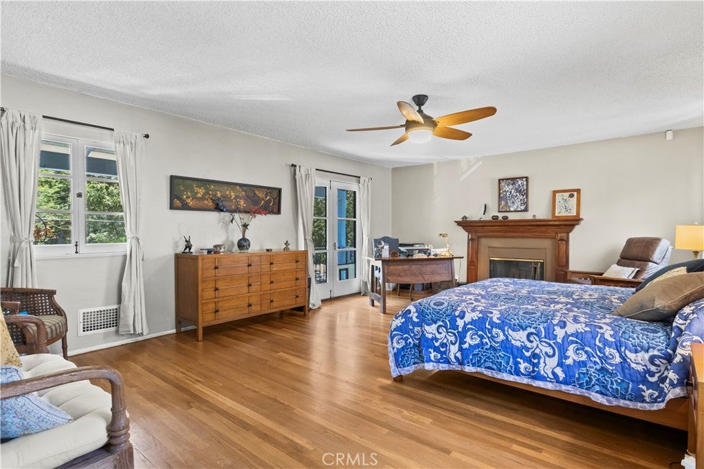Glendale, California, 91206, United States, 2 Bedrooms Bedrooms, ,2 BathroomsBathrooms,Residential,For Sale,1914154