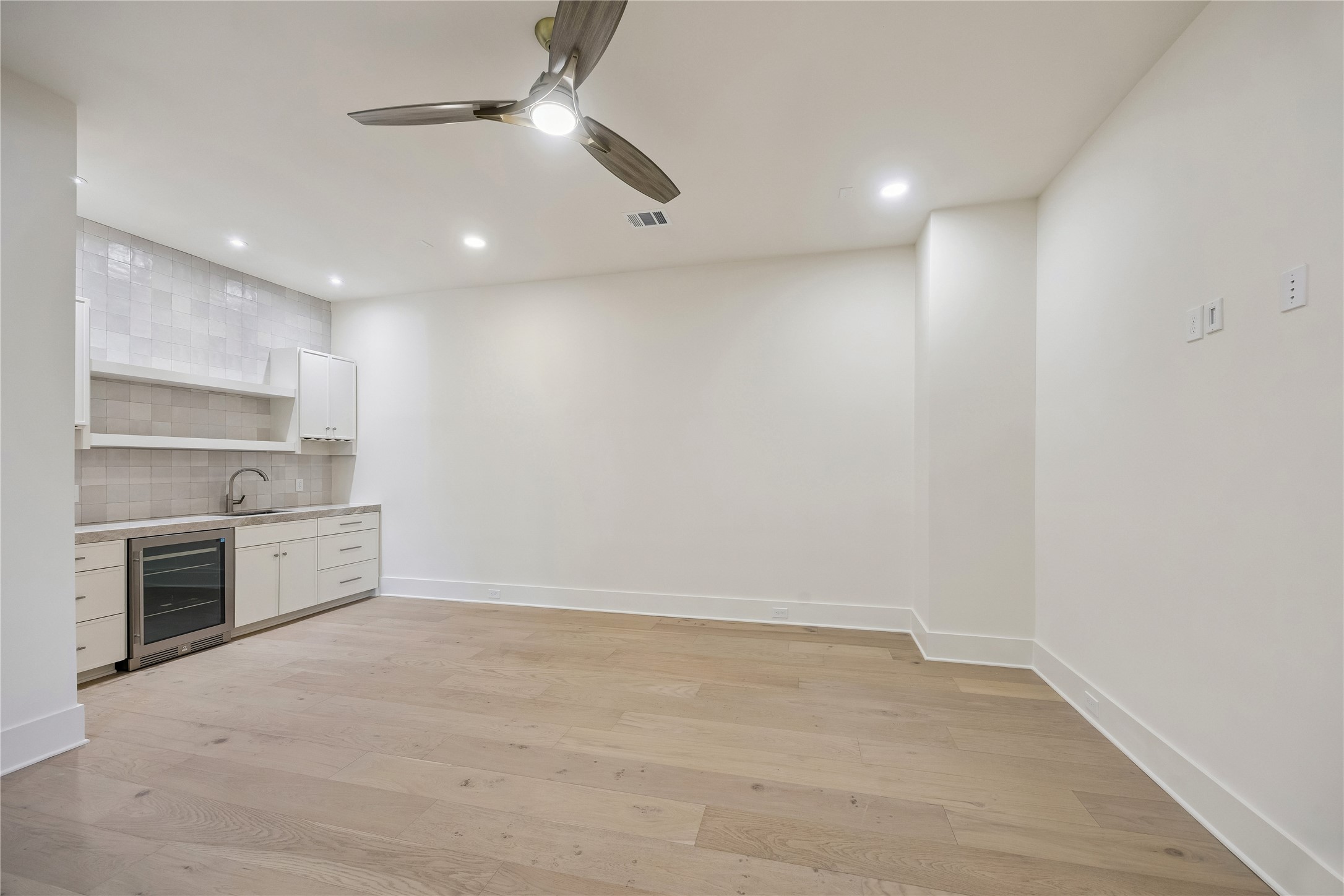  539 W 34th Street - 物件實景