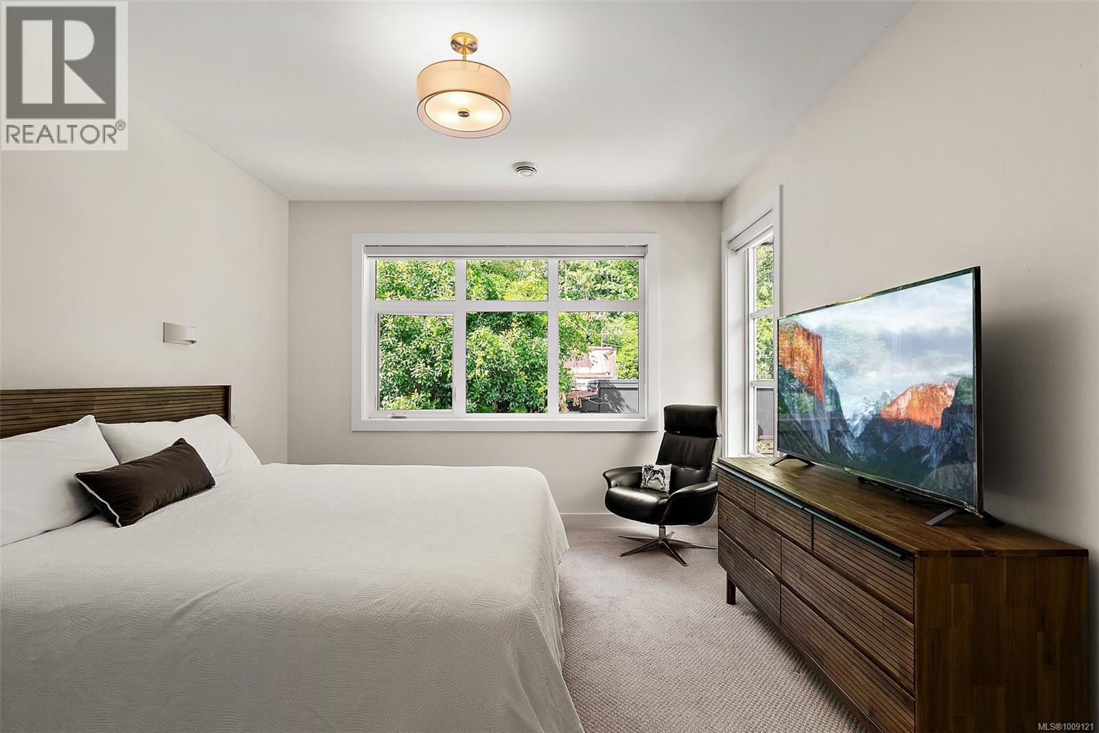 CENTRAL SAANICH, British Columbia, V8M 2G2, CA, 3 Bedrooms Bedrooms, ,4 BathroomsBathrooms,Residential,For Sale,1907005