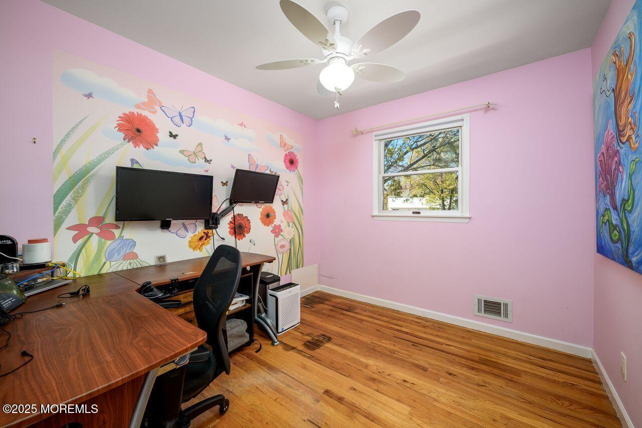 Manalapan, New Jersey, 07726, United States, 4 Bedrooms Bedrooms, ,2 BathroomsBathrooms,Residential,For Sale,1988076