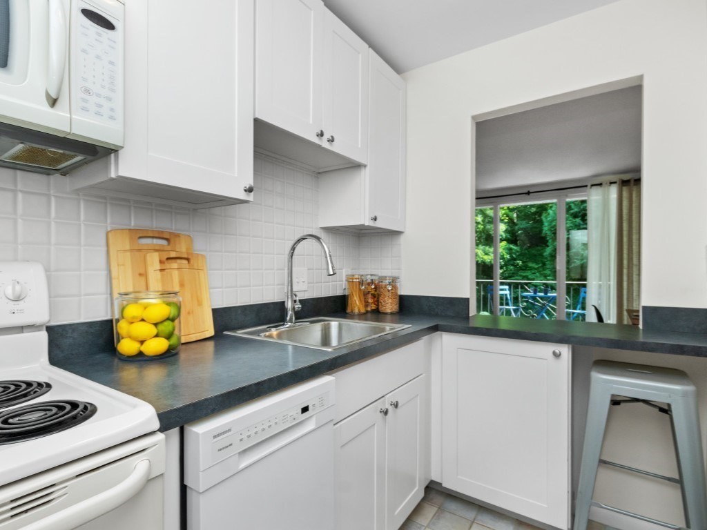 Brookline, Massachusetts, 02445, United States, 1 Bedroom Bedrooms, ,1 BathroomBathrooms,Residential,For Sale,1934572