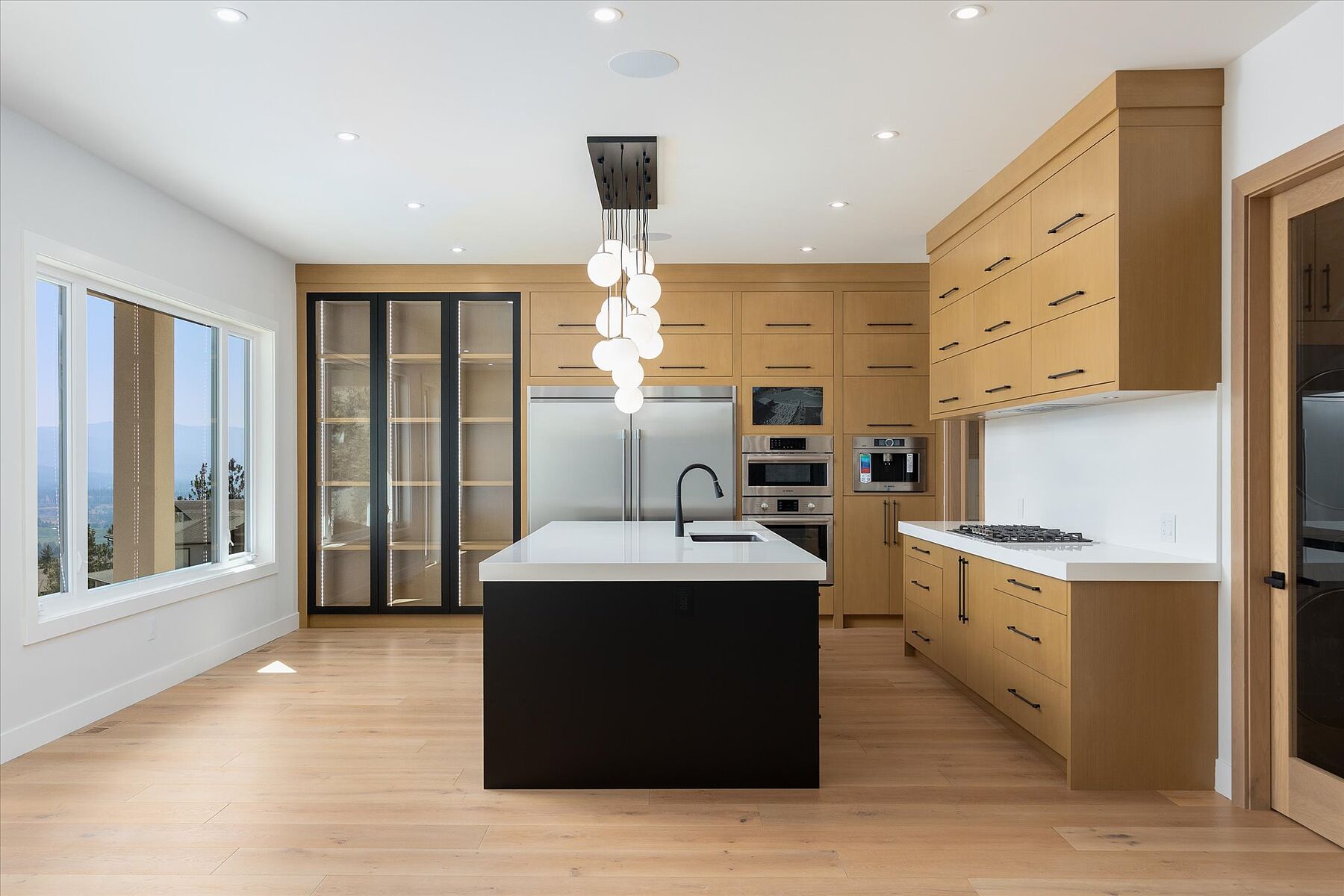  Spacious Modern Build - 物件實景