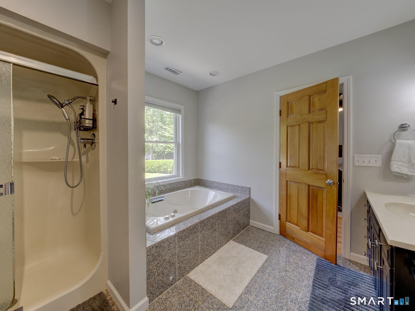 Wethersfield, Connecticut, 06109, United States, 3 Bedrooms Bedrooms, ,4 BathroomsBathrooms,Residential,For Sale,2048104