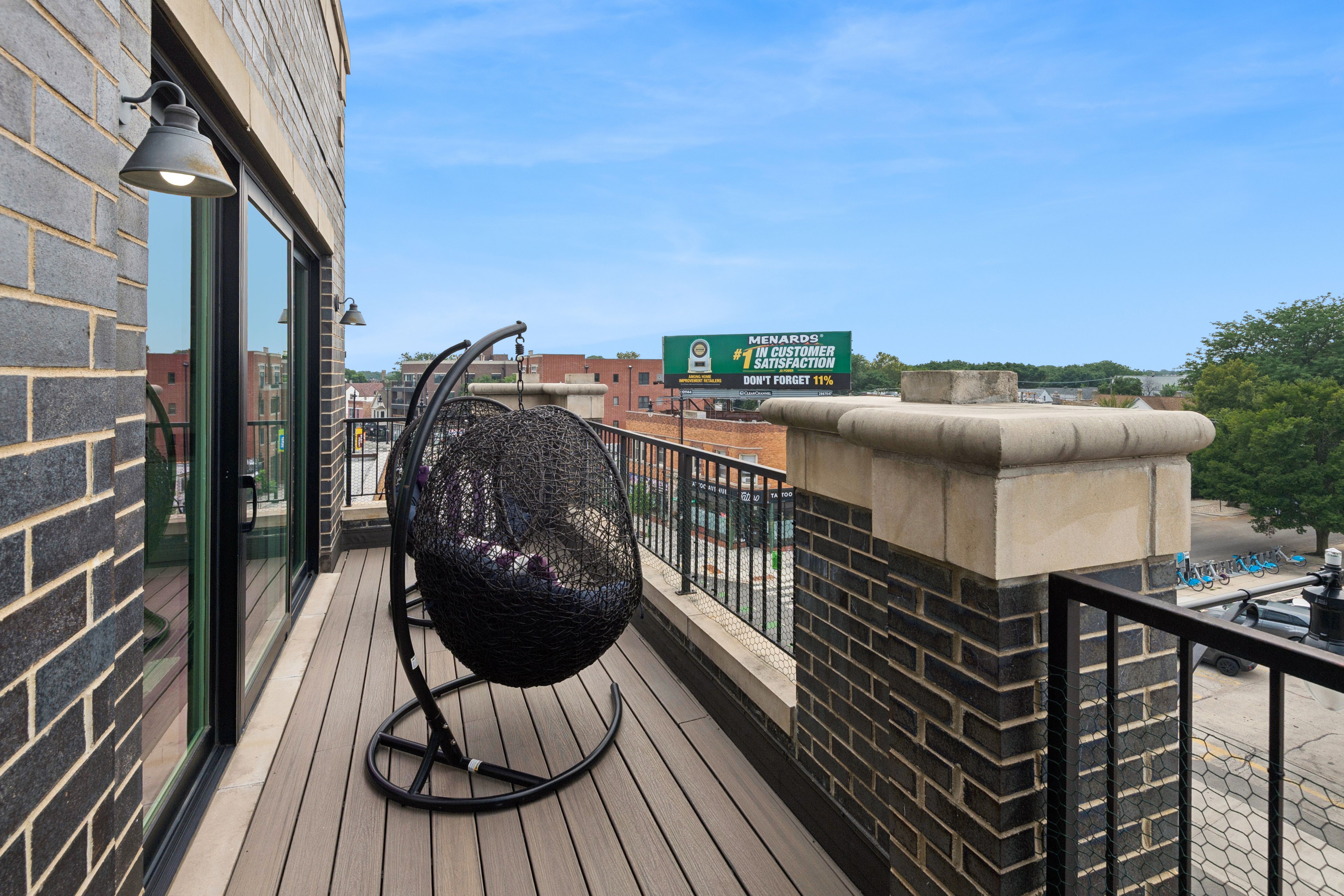  Move-In-Ready Penthouse With Exceptional Indoor-Outdoor Living - 物件實景