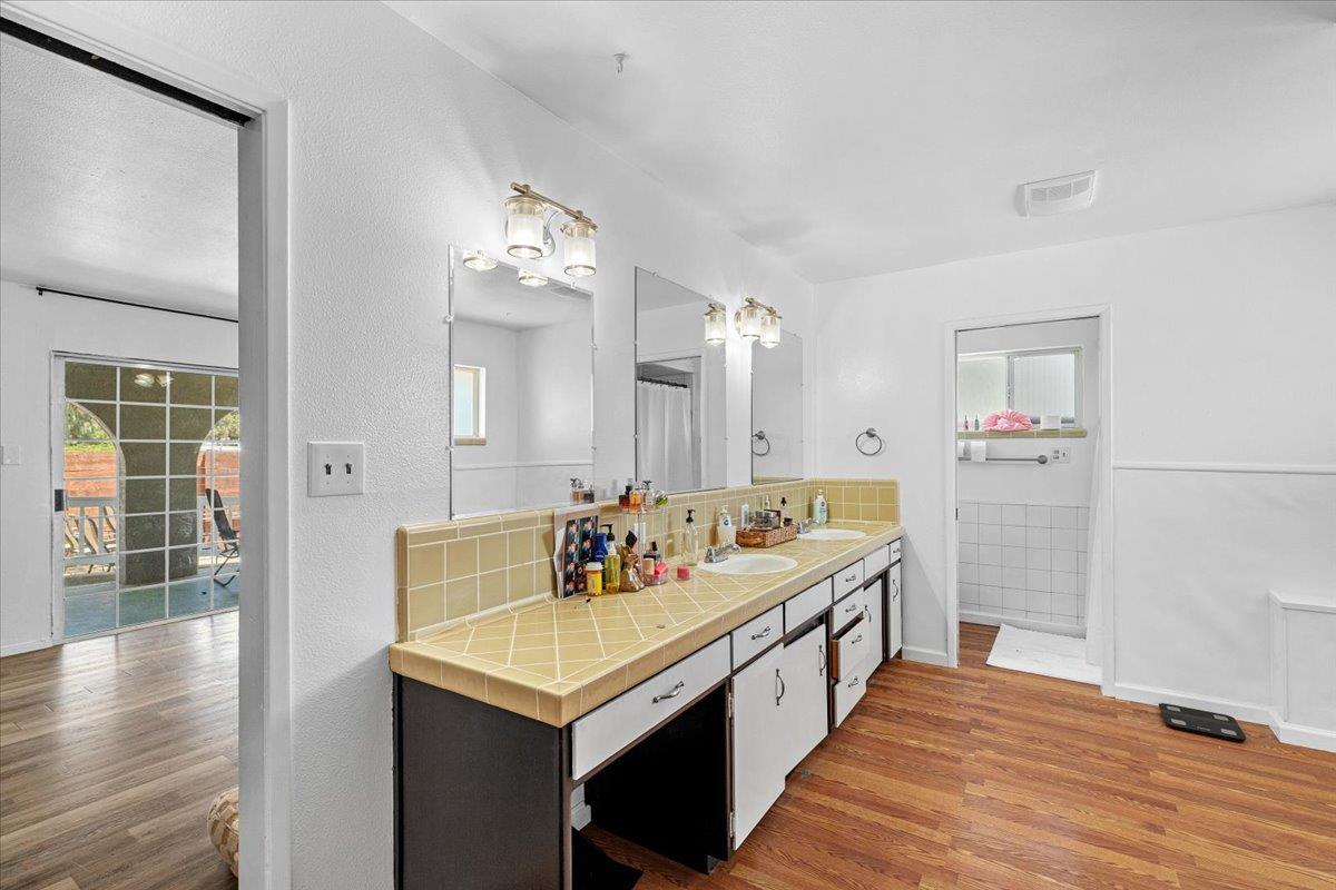 Escalon, California, 95320, United States, 6 Bedrooms Bedrooms, ,3 BathroomsBathrooms,Residential,For Sale,1977867