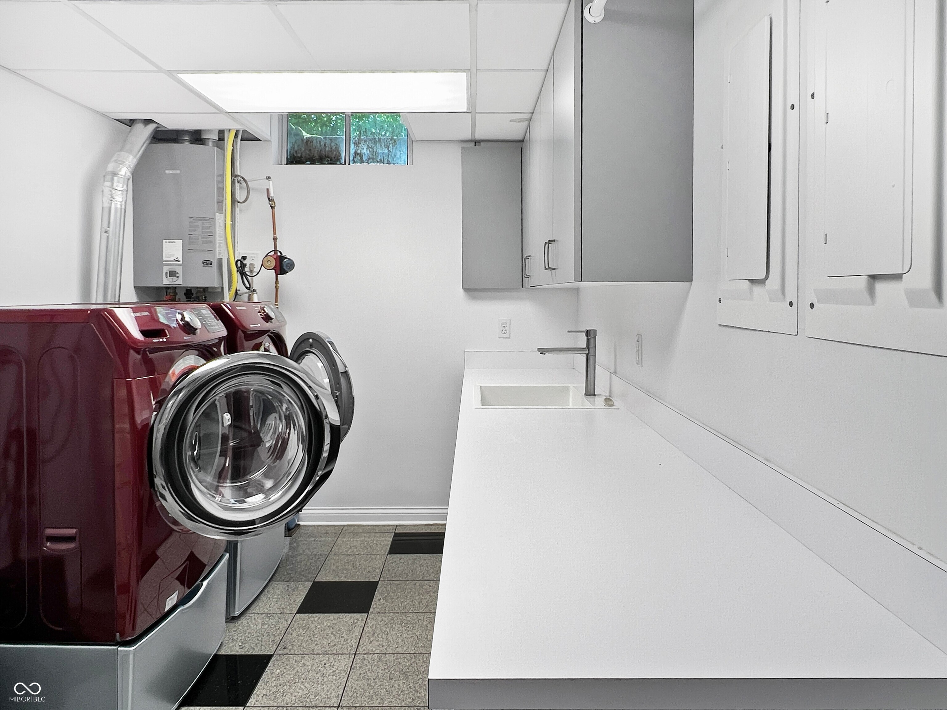 Columbus, Indiana, 47201, United States, 5 Bedrooms Bedrooms, ,6 BathroomsBathrooms,Residential,For Sale,1979621