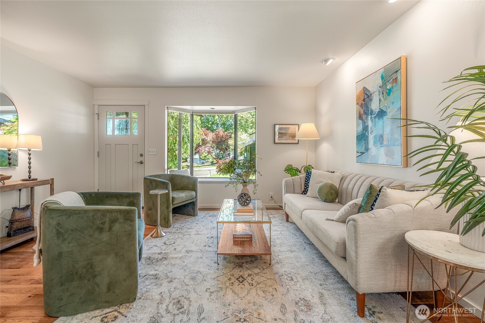 Kirkland, Washington, 98033, United States, 3 Bedrooms Bedrooms, ,2 BathroomsBathrooms,Residential,For Sale,1988237