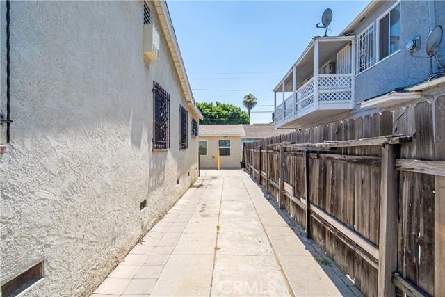 Los Angeles, California, 90002, United States, ,Residential,For Sale,1935699
