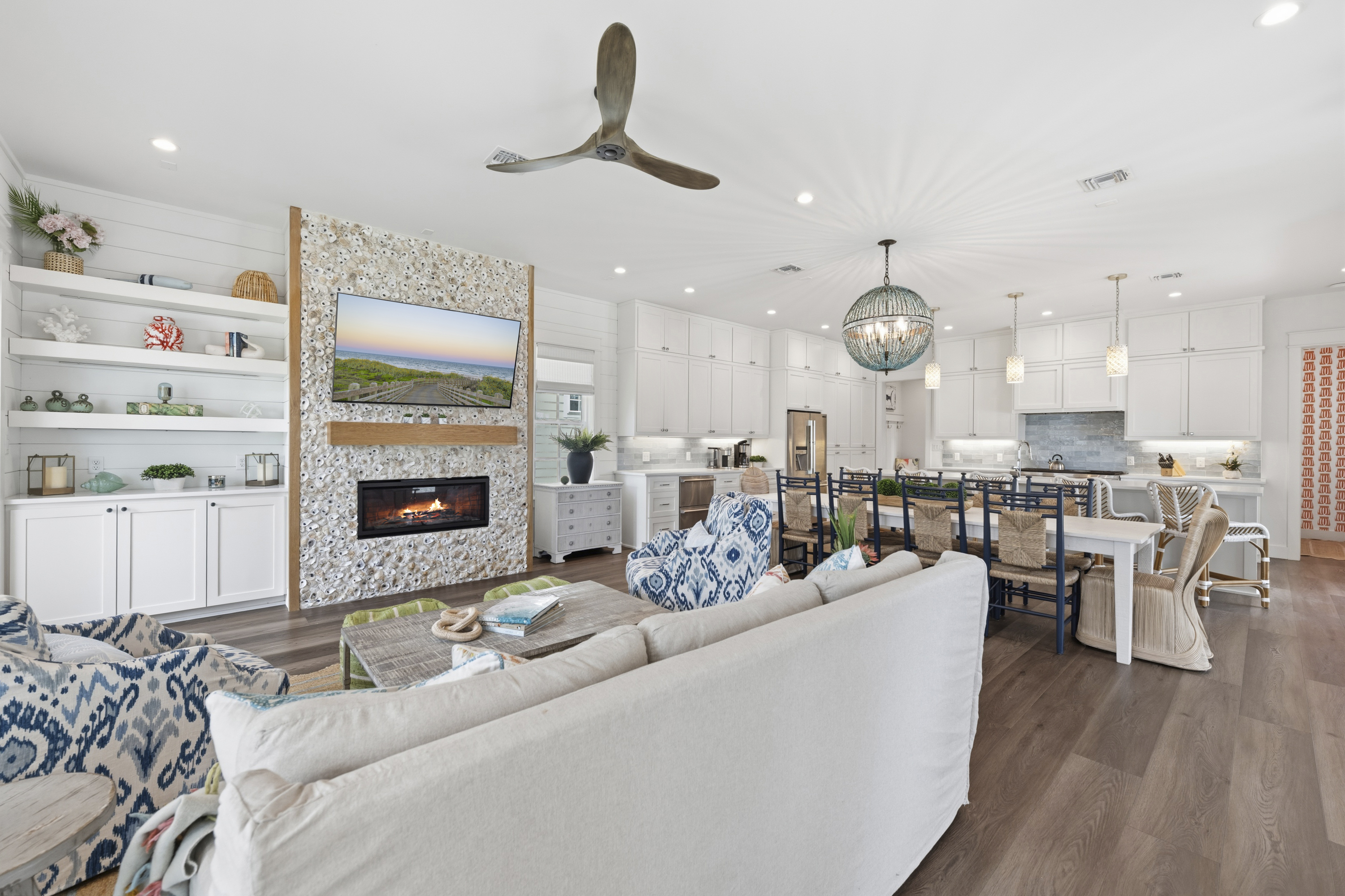  Corner Lot Luxury in Cinnamon Shore South - 物件實景