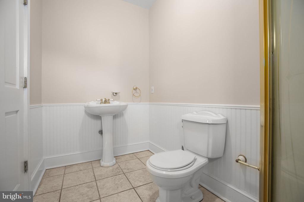 Fredericksburg, Virginia, 22401, United States, 4 Bedrooms Bedrooms, ,2 BathroomsBathrooms,Residential,For Sale,2001681