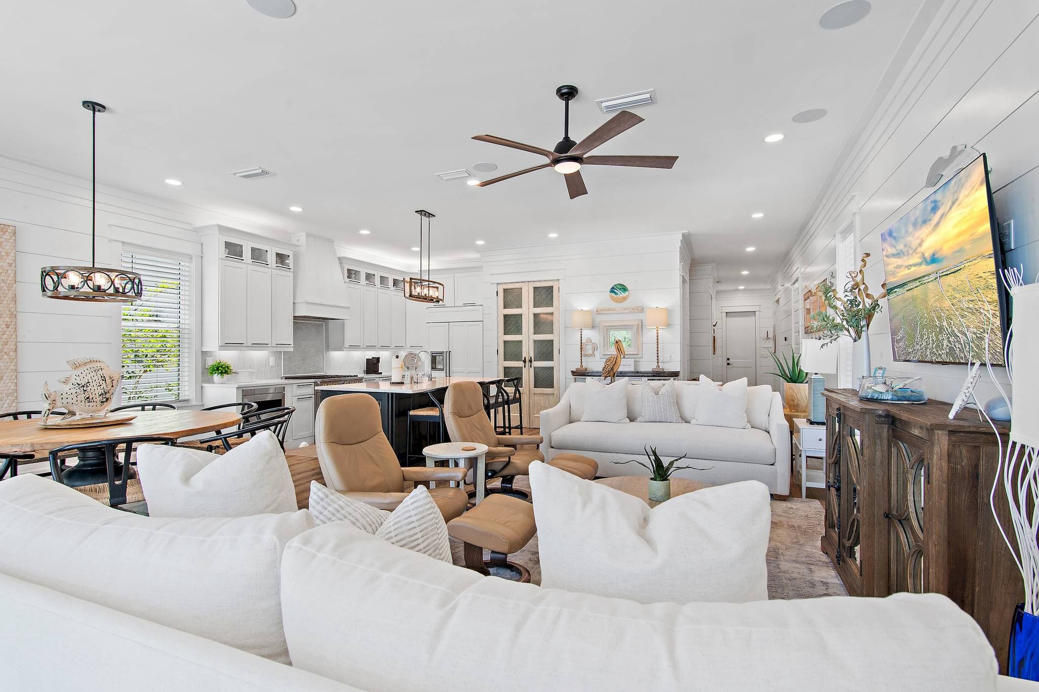  Lakefront Coastal Home With Private Pool And Dock - 物件實景