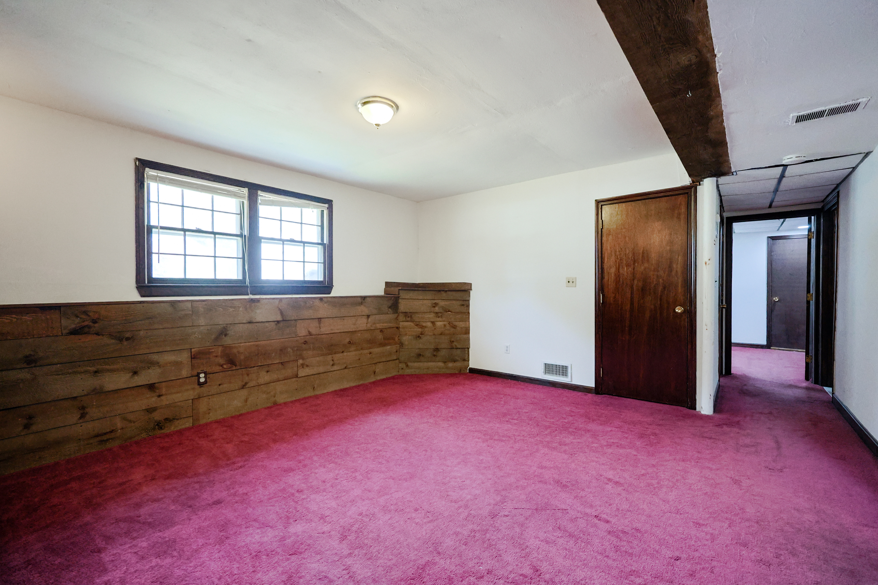 Burlington, Massachusetts, 01803, United States, 3 Bedrooms Bedrooms, ,1 BathroomBathrooms,Residential,For Sale,1906310