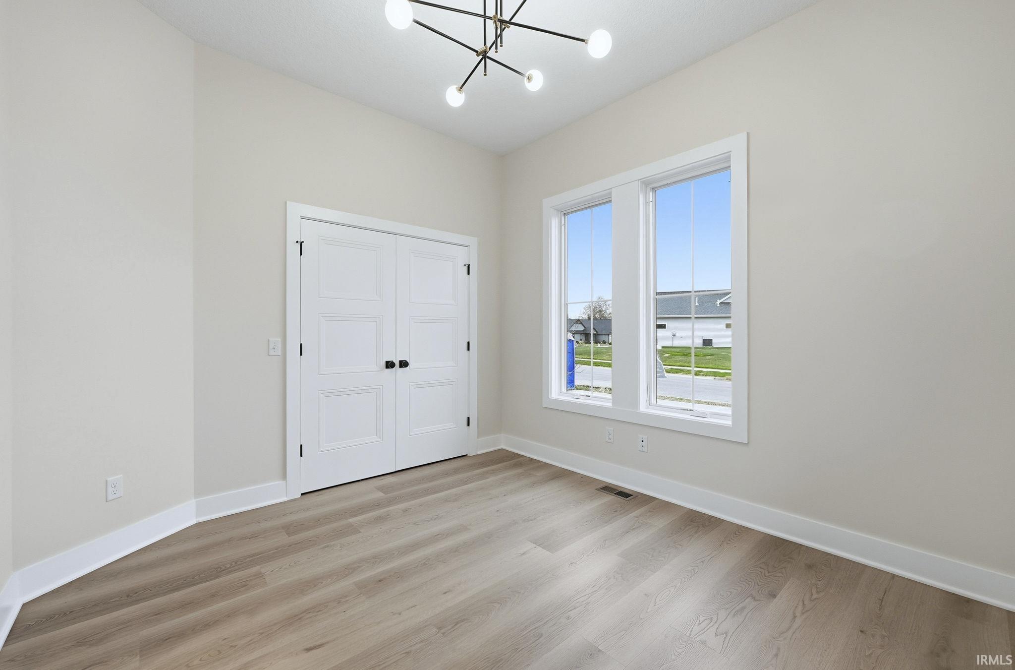 Fort Wayne, Indiana, 46835, United States, 3 Bedrooms Bedrooms, ,2 BathroomsBathrooms,Residential,For Sale,1980547