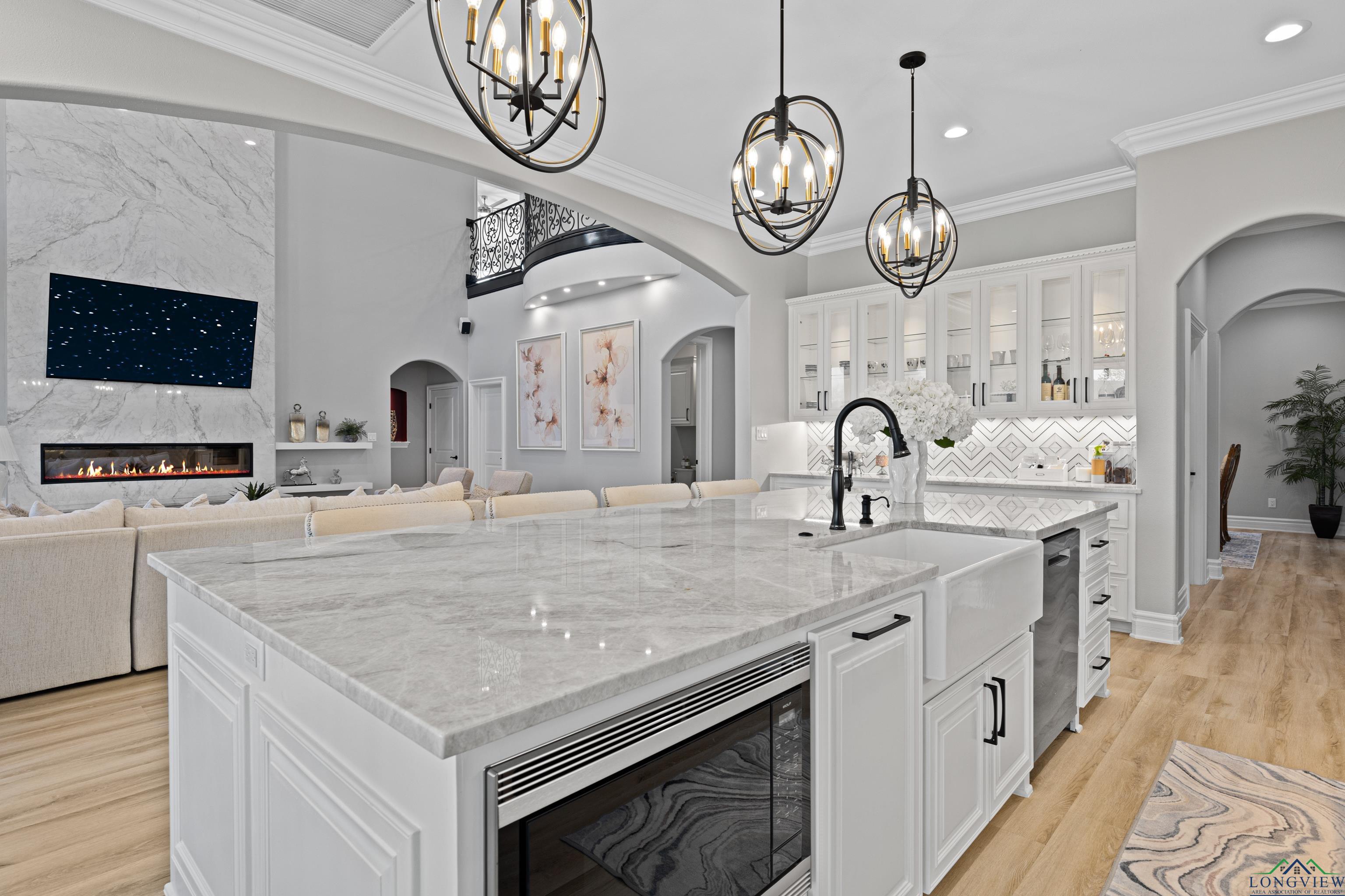 Tatum, Texas, 75691, United States, 6 Bedrooms Bedrooms, ,5 BathroomsBathrooms,Residential,For Sale,1967994