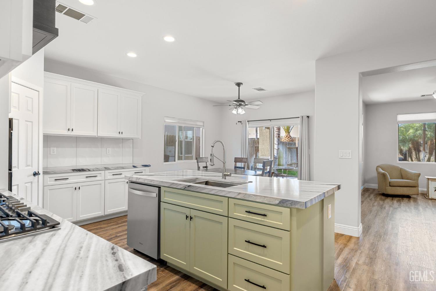 Bakersfield, California, 93312, United States, 3 Bedrooms Bedrooms, ,2 BathroomsBathrooms,Residential,For Sale,1989296