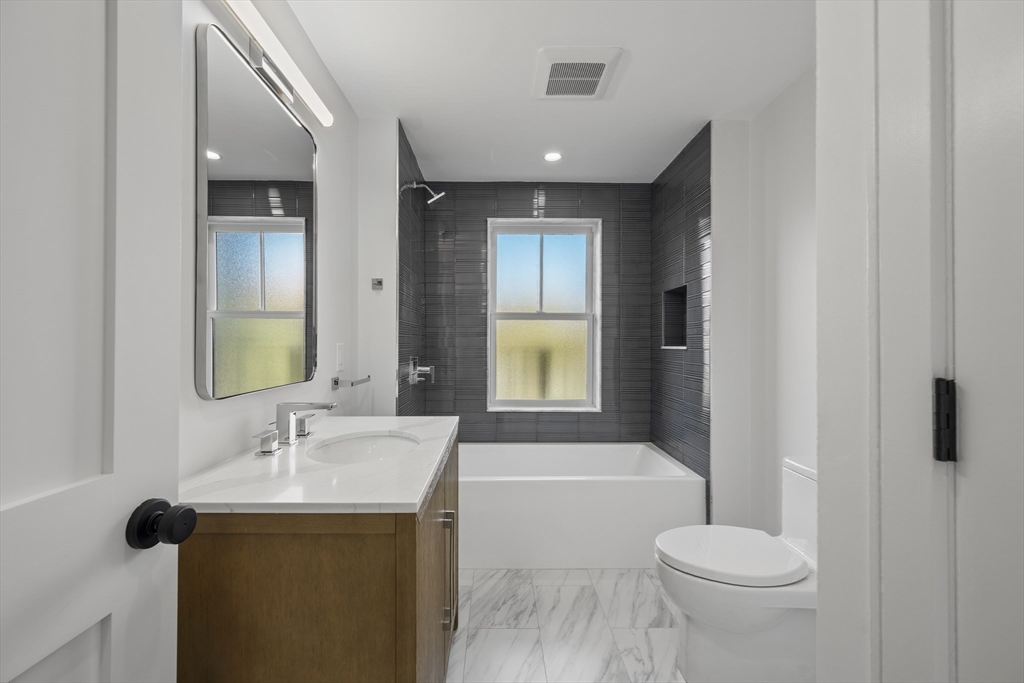 Boston, Massachusetts, 02118, United States, 4 Bedrooms Bedrooms, ,5 BathroomsBathrooms,Residential,For Sale,1973917